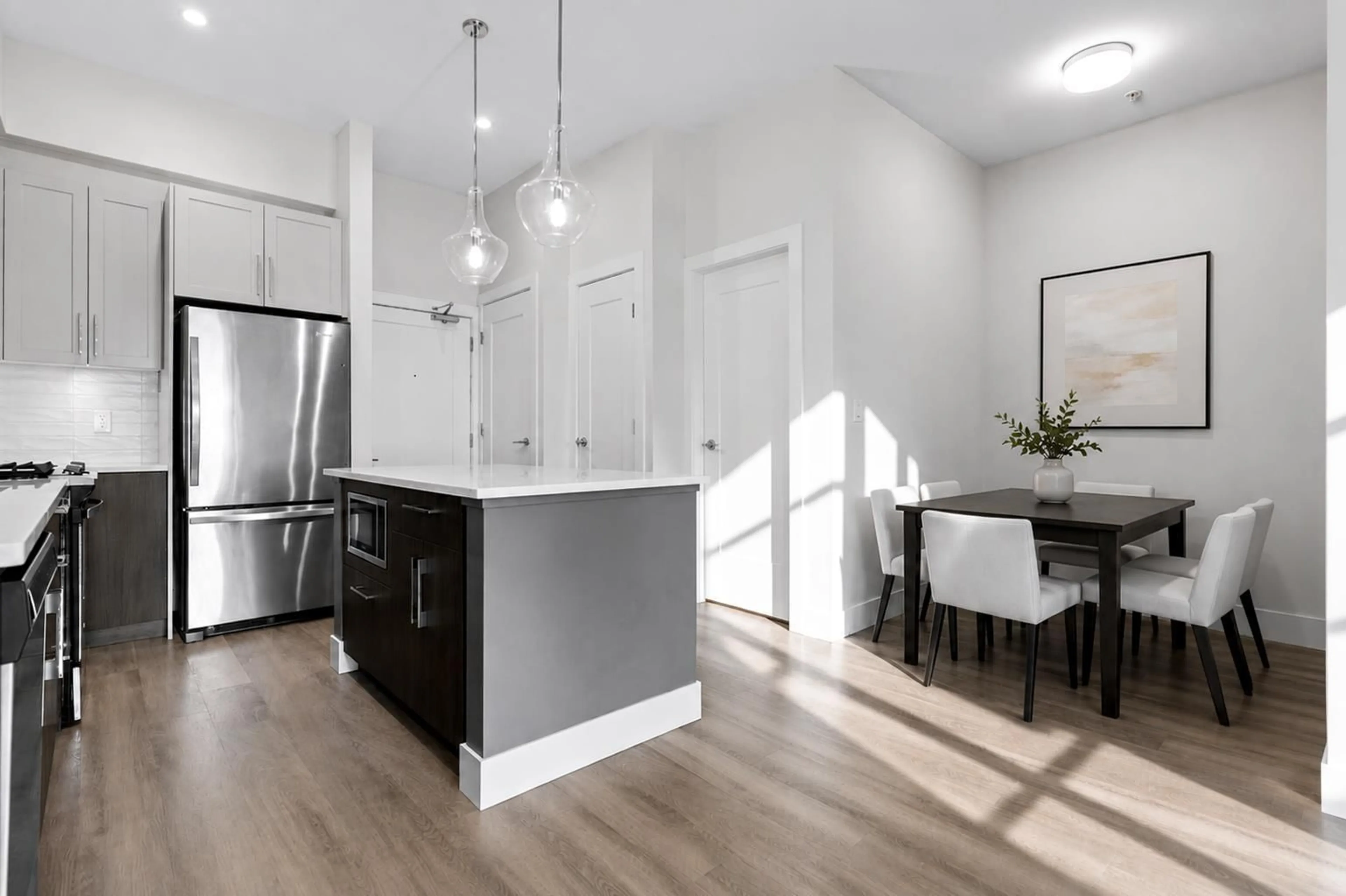 Open concept kitchen, unknown for 602 - 32838 VENTURA AVENUE, Abbotsford British Columbia V2S0M5