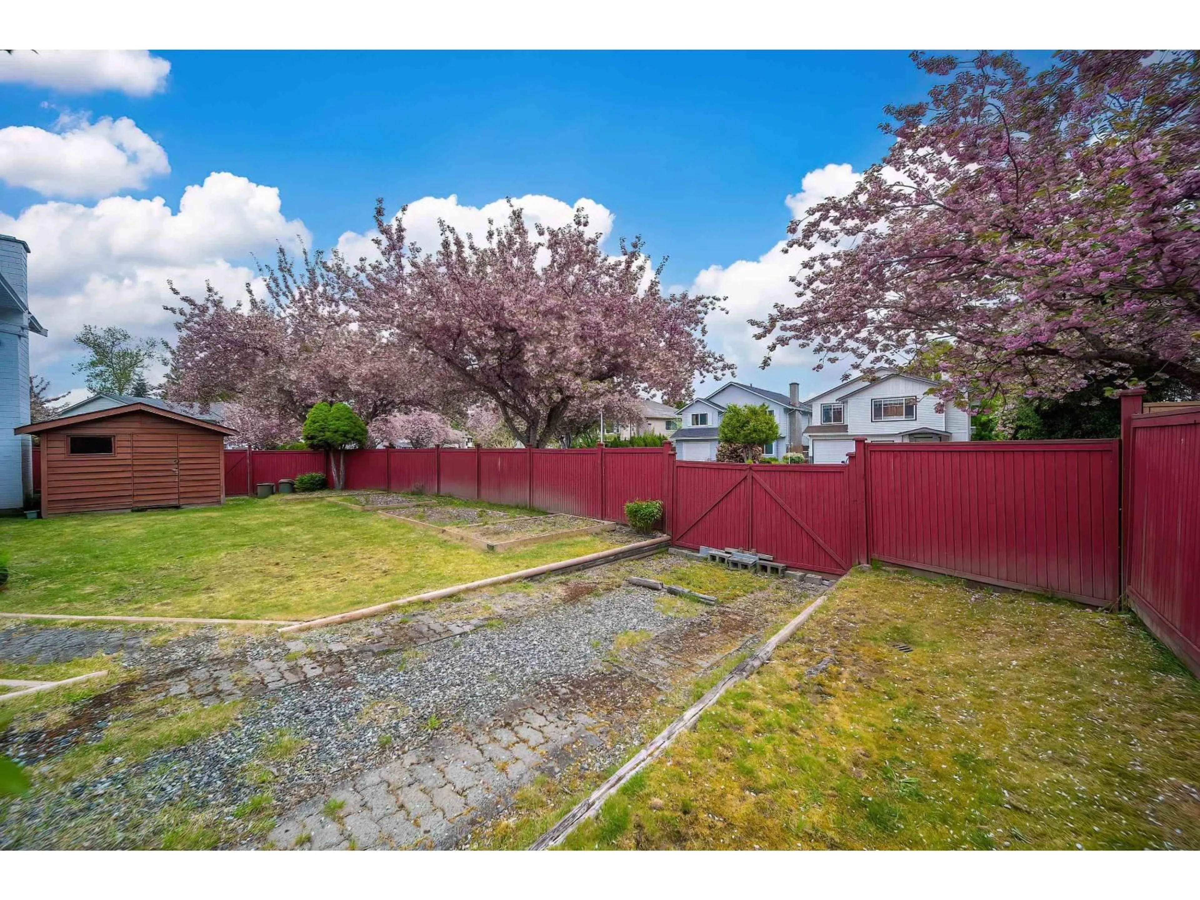 A pic from outside/outdoor area/front of a property/back of a property/a pic from drone, street for 14932 98A AVENUE, Surrey British Columbia V3R8H7