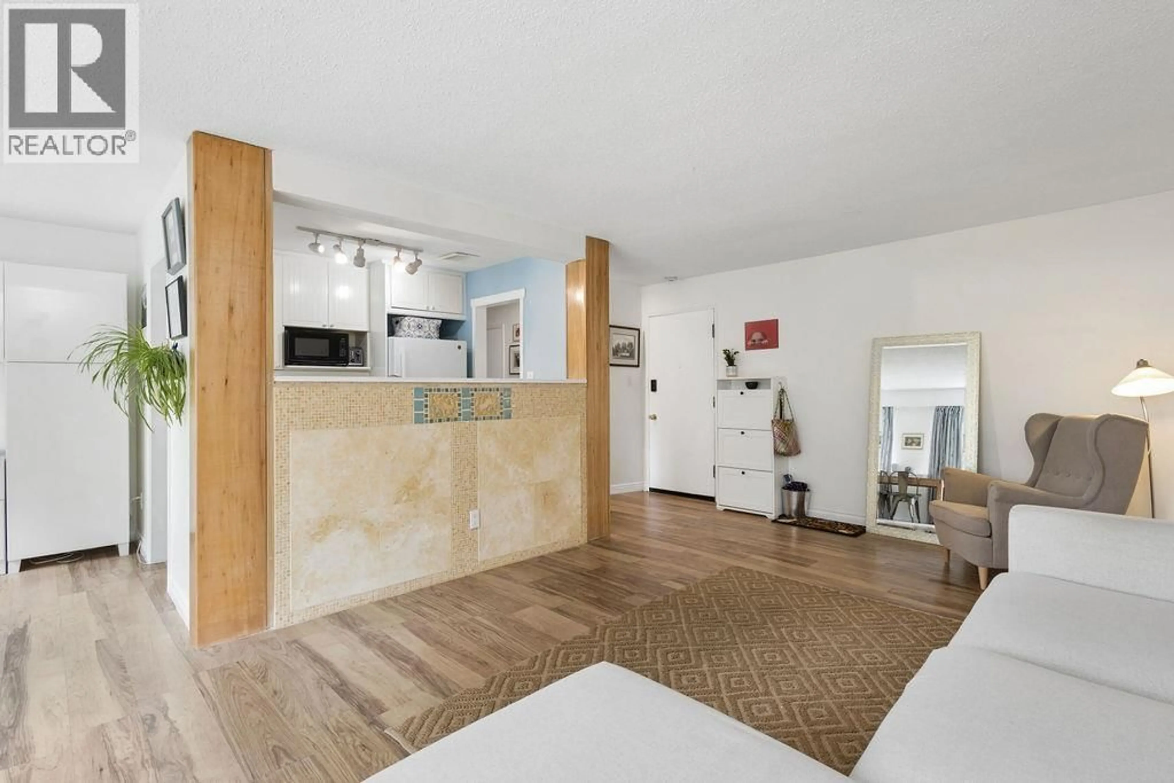 Unknown for 207 - 2494 CORNWALL AVENUE, Vancouver British Columbia V6K1B8