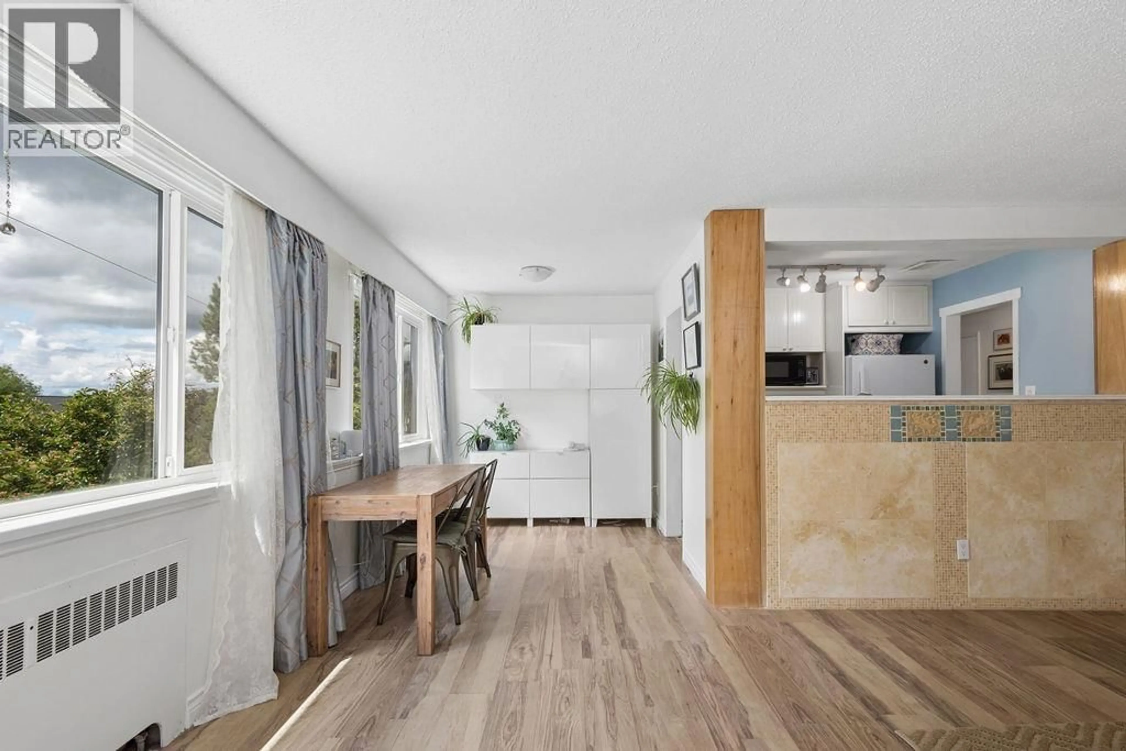 Unknown for 207 - 2494 CORNWALL AVENUE, Vancouver British Columbia V6K1B8