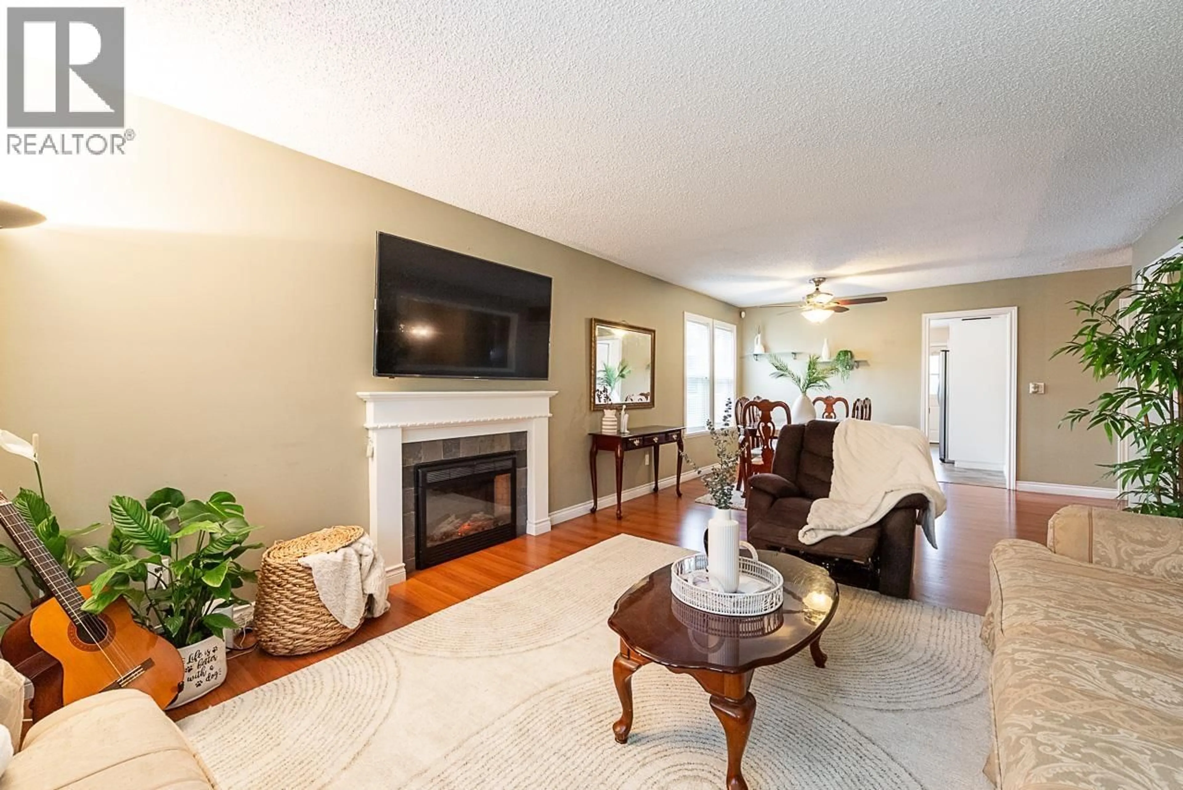 Living room with furniture, unknown for 781 CHILKO DRIVE, Coquitlam British Columbia V3C4X2
