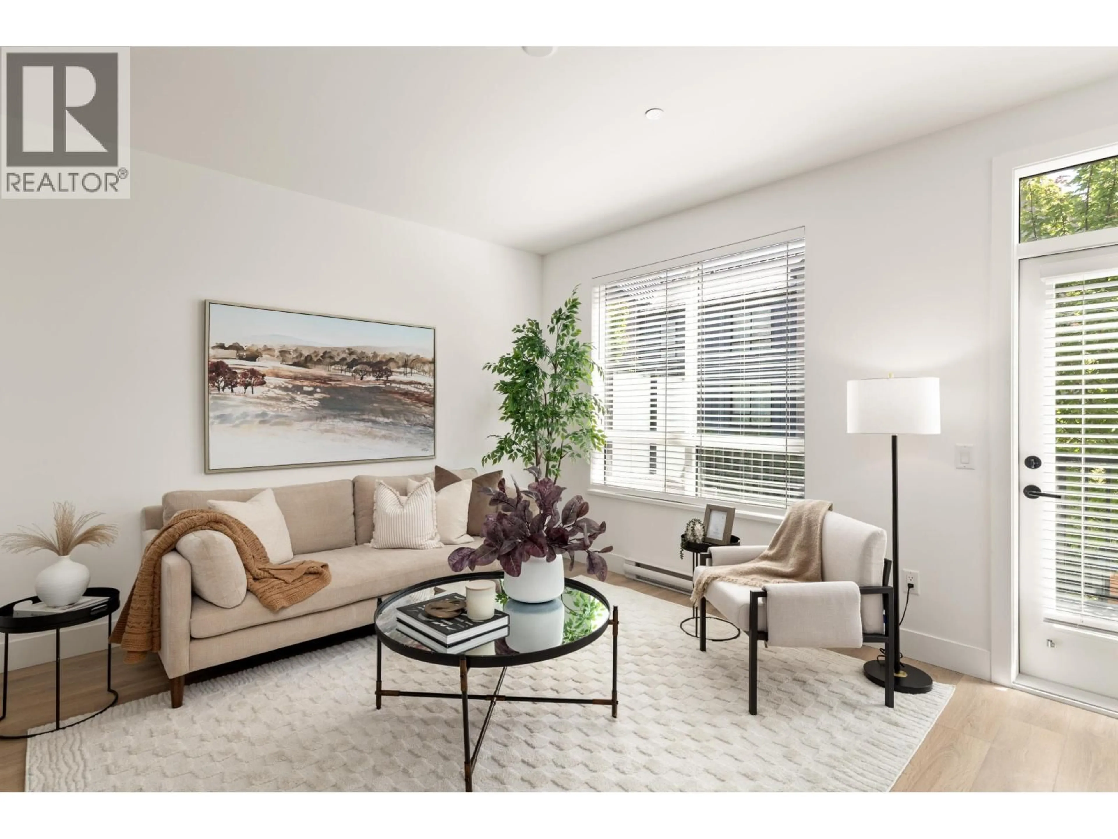 Living room with furniture, unknown for 38001 HELM WAY, Squamish British Columbia V8B2A1