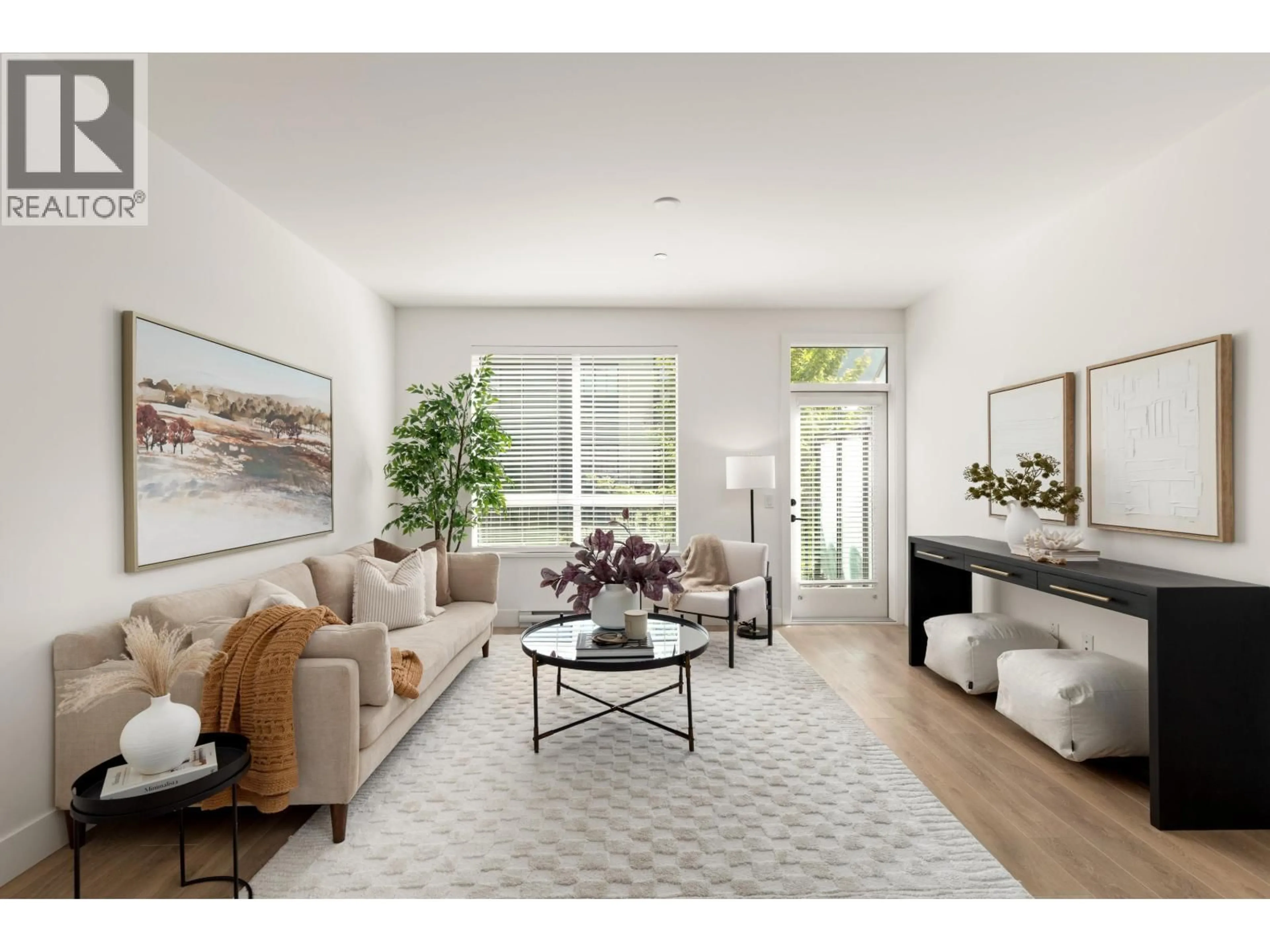 Living room with furniture, unknown for 38001 HELM WAY, Squamish British Columbia V8B2A1