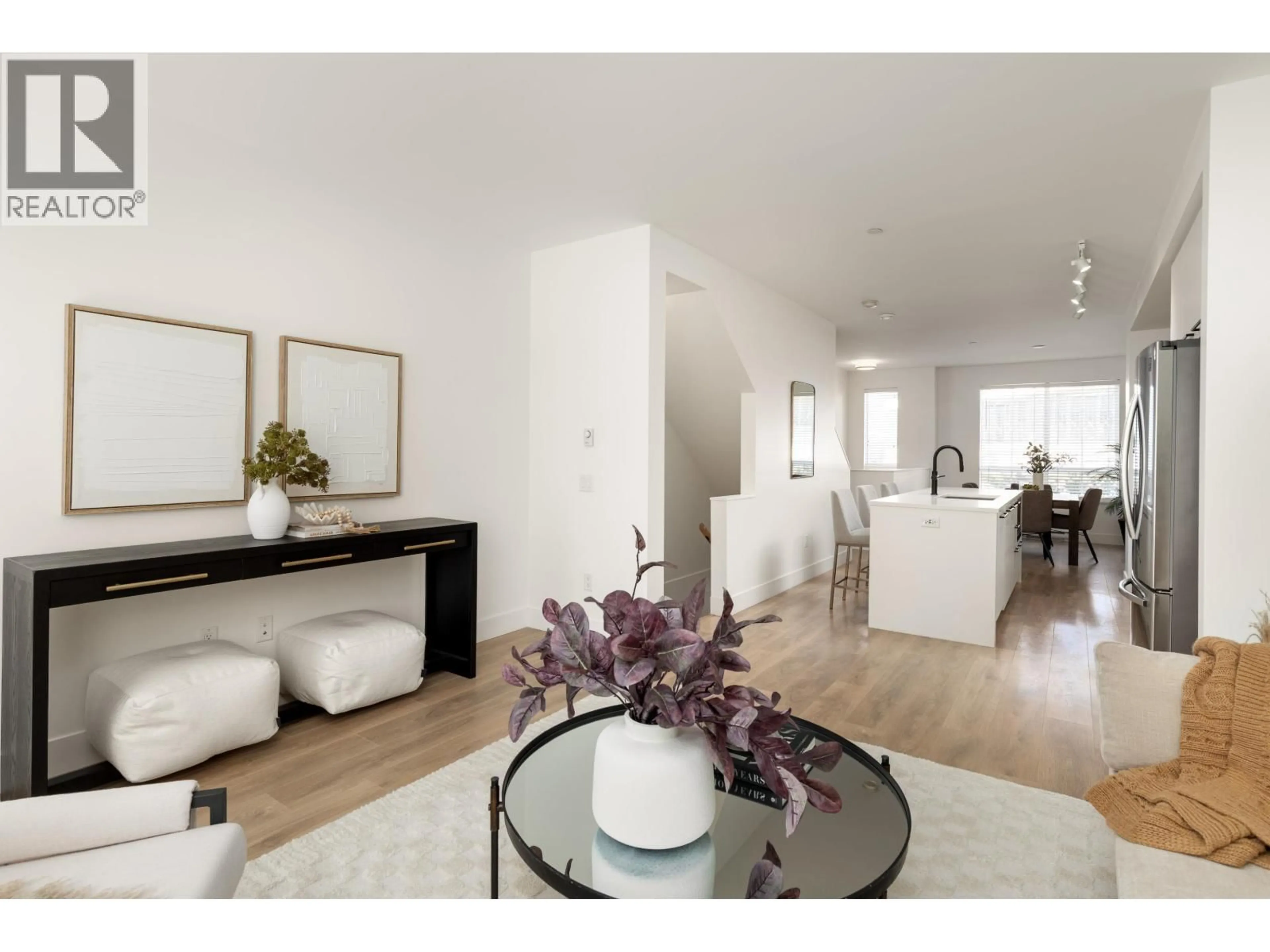 Unknown for 38001 HELM WAY, Squamish British Columbia V8B2A1