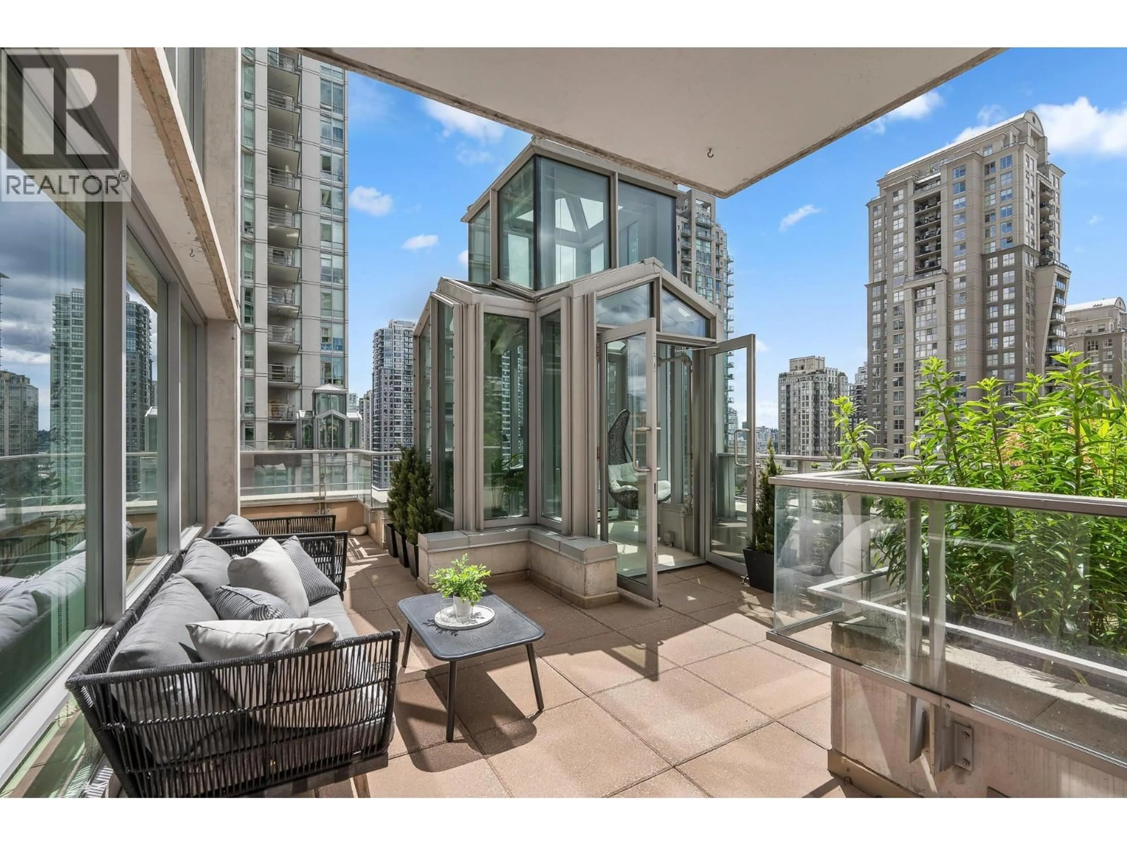 Patio, city buildings view from balcony for 901 - 565 SMITHE STREET, Vancouver British Columbia V6B0E4