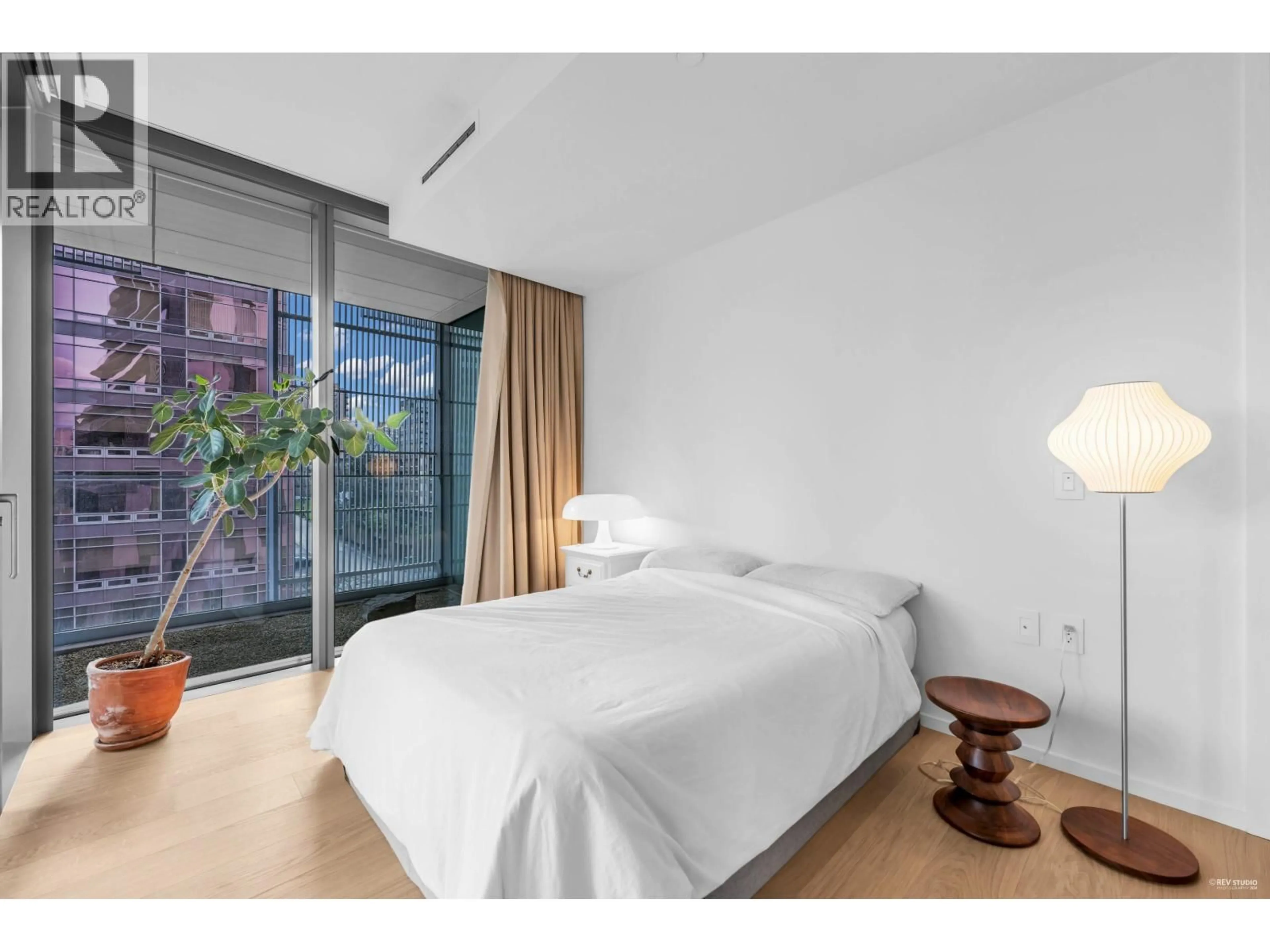Bedroom with bed, unknown for 804 - 1568 ALBERNI STREET, Vancouver British Columbia V6G0E3