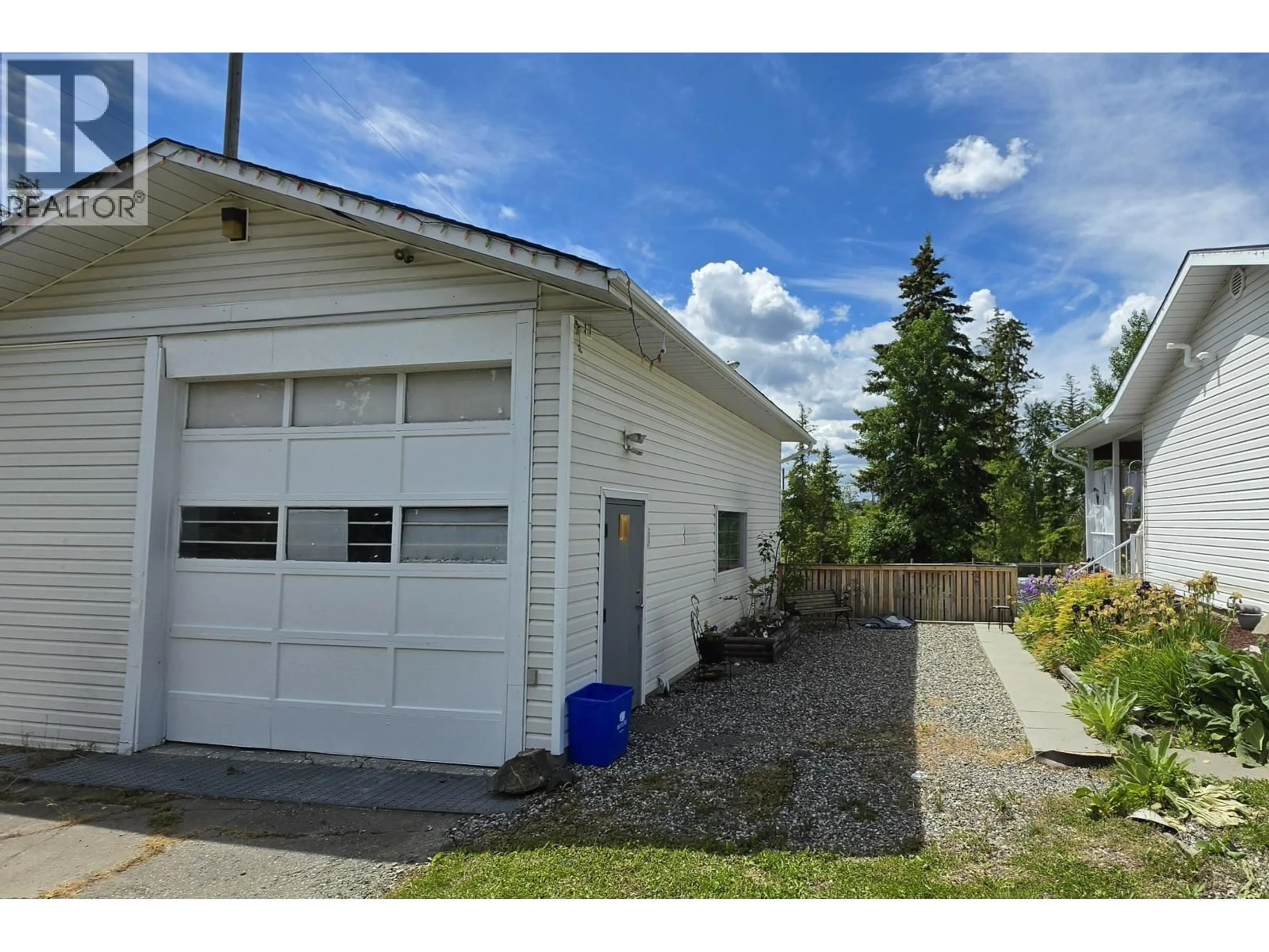 Indoor garage for 1541 BEACH CRESCENT, Quesnel British Columbia V2J4J5