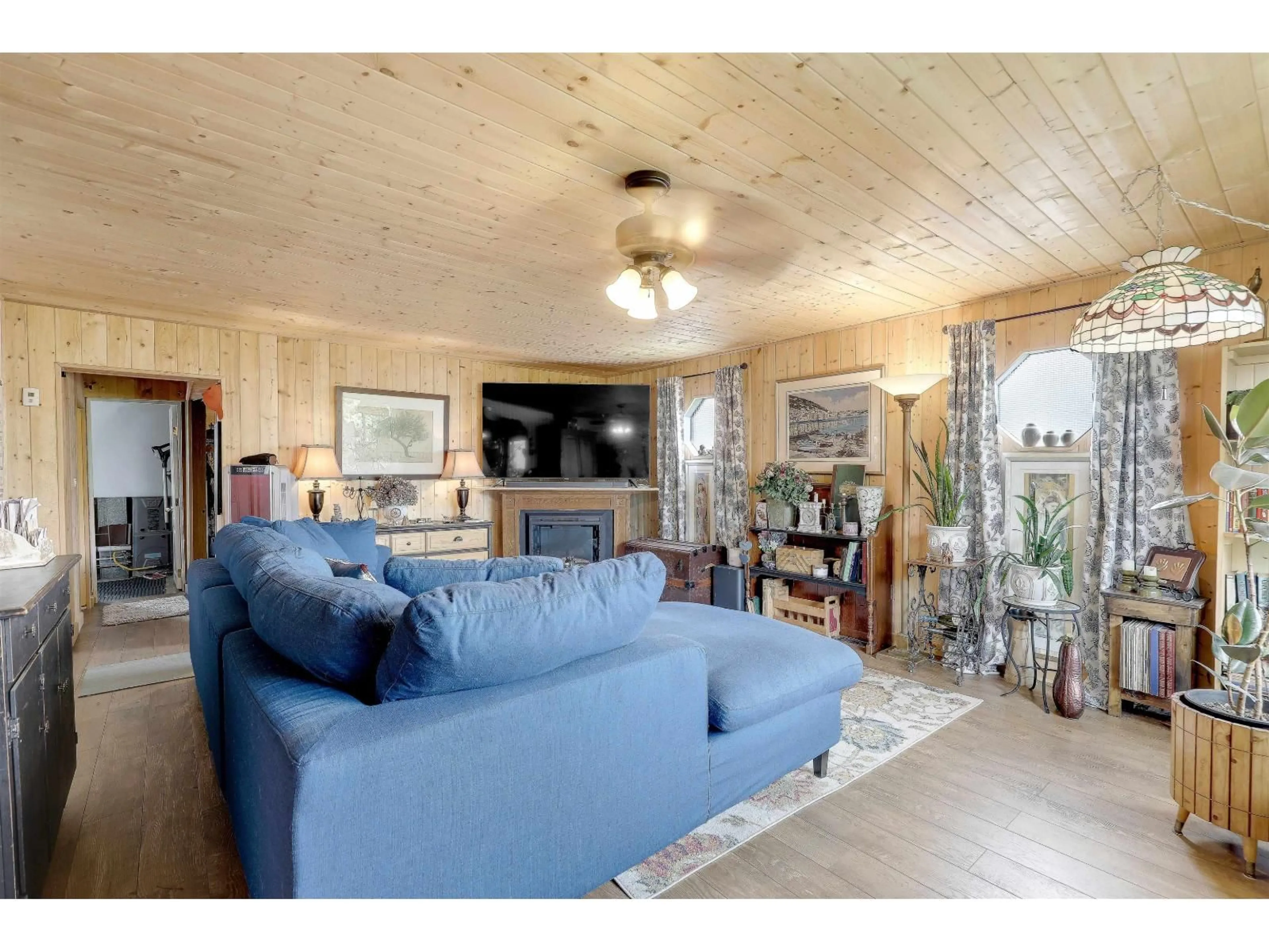Living room with furniture, unknown for 12774 114B AVENUE, Surrey British Columbia V3V3P5