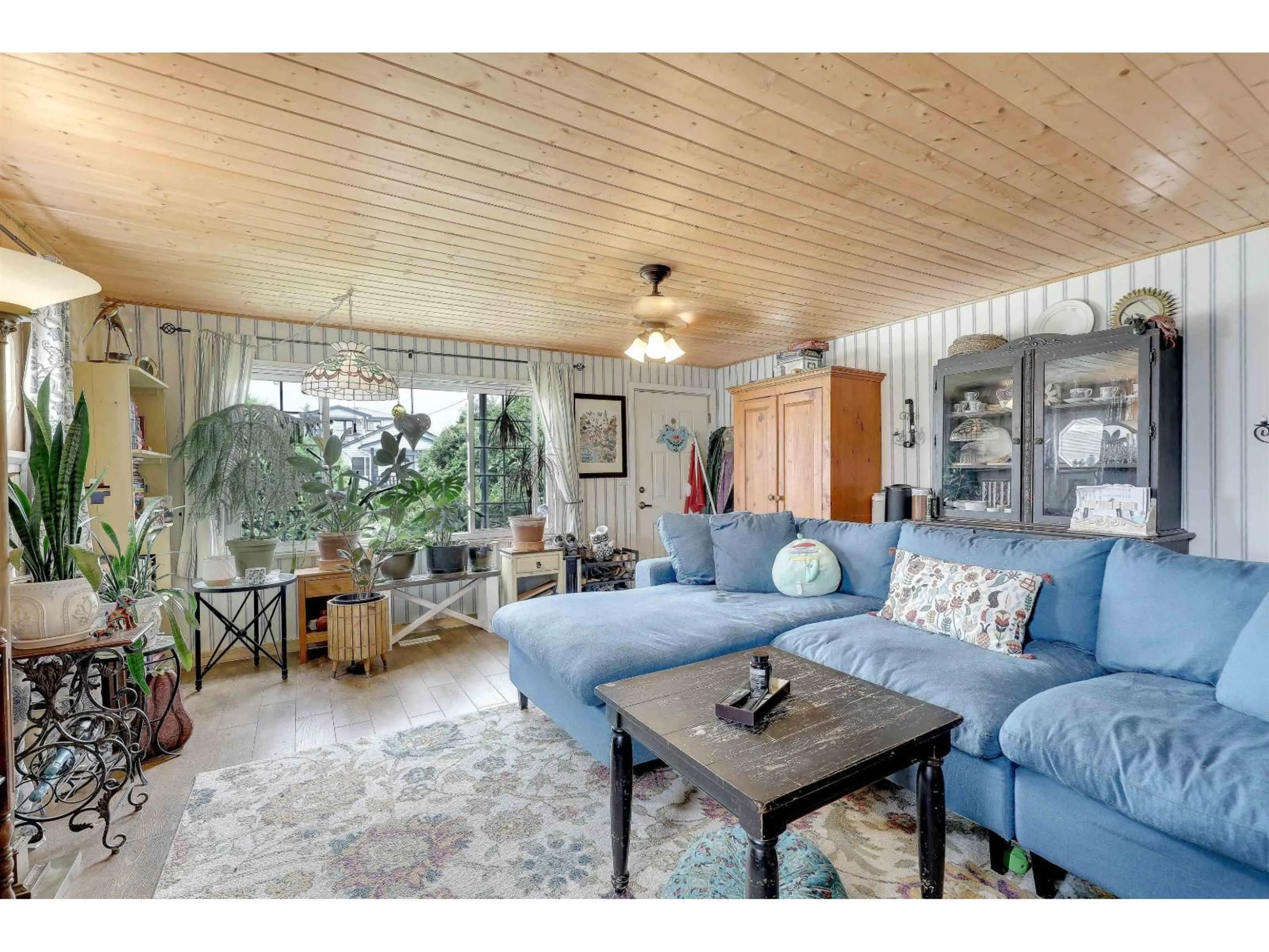 Living room with furniture, unknown for 12774 114B AVENUE, Surrey British Columbia V3V3P5