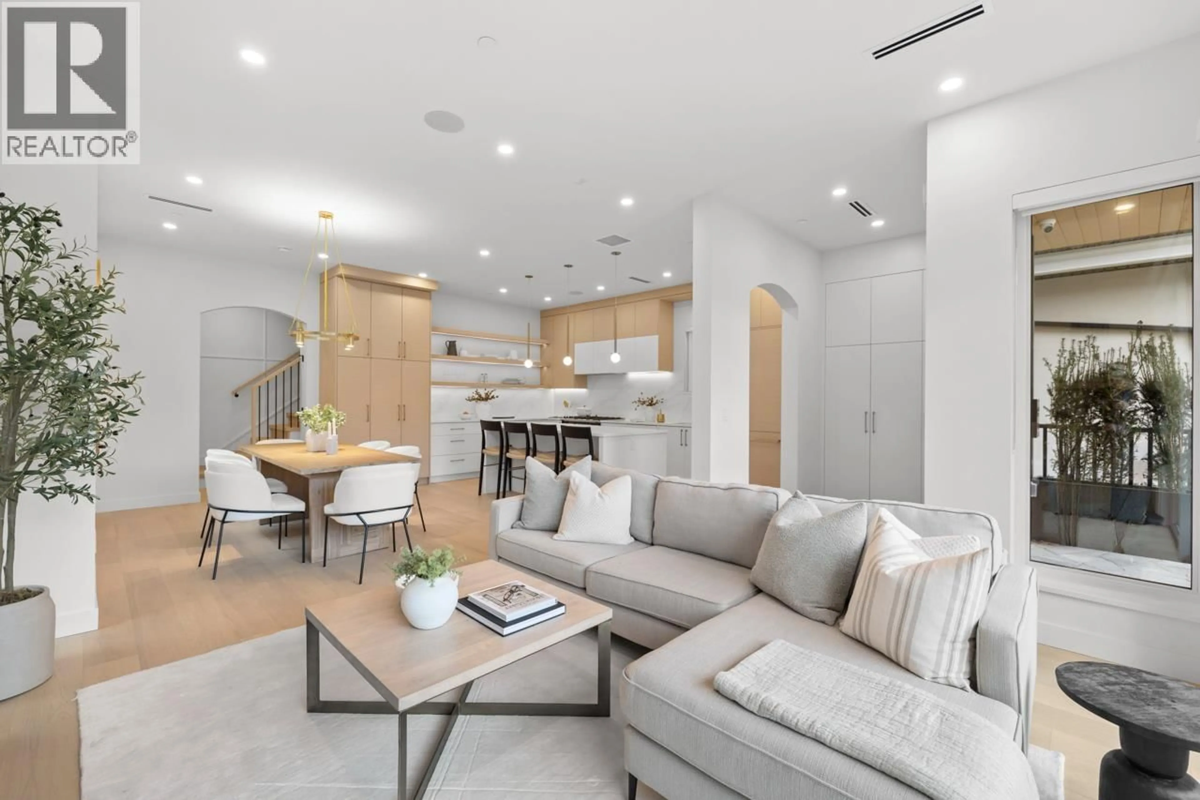 Living room with furniture, unknown for 1 - 727 31ST AVENUE, Vancouver British Columbia V5V2W9