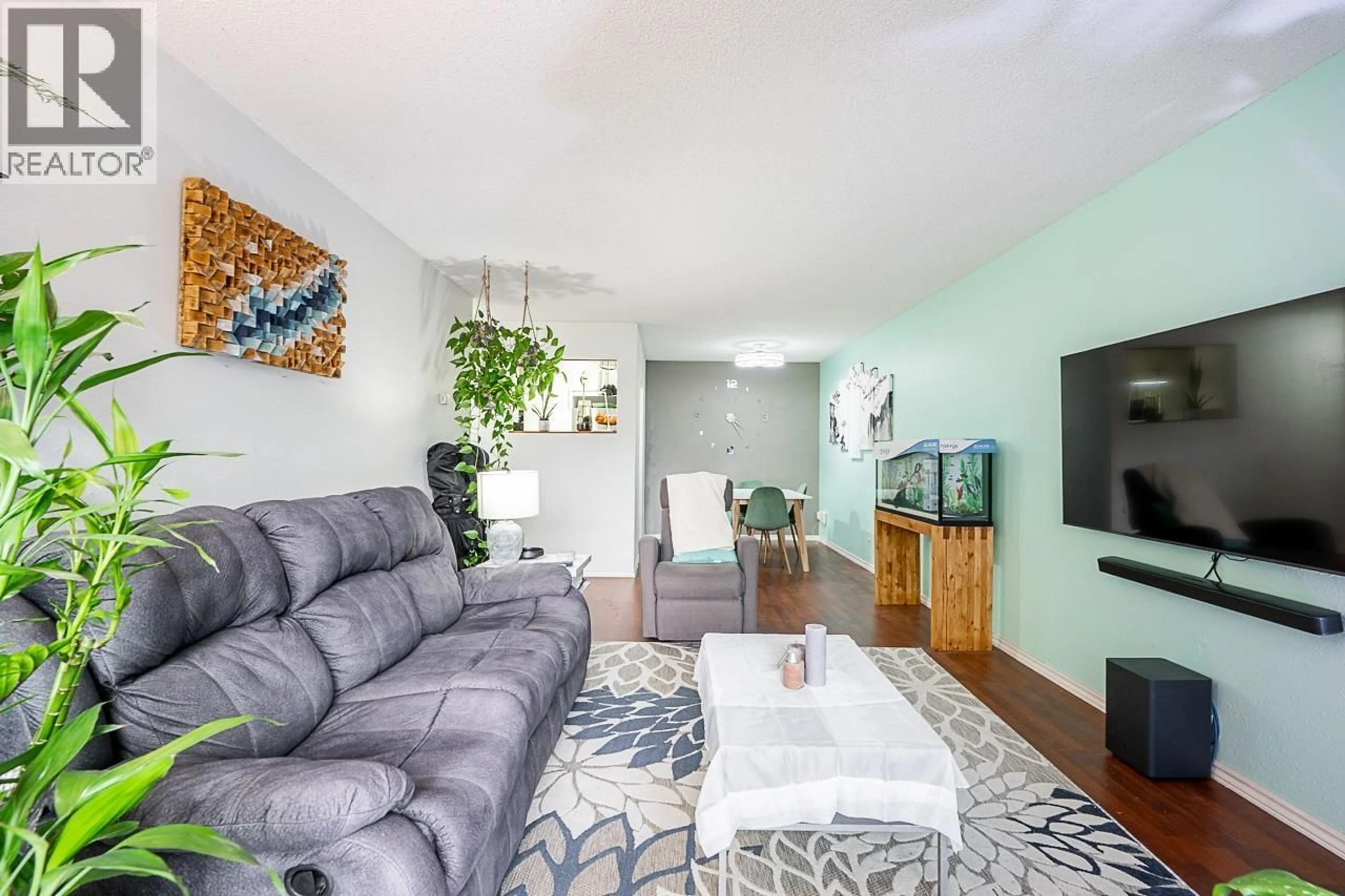 Living room with furniture, unknown for 222 - 3411 SPRINGFIELD DRIVE, Richmond British Columbia V7E1Z1