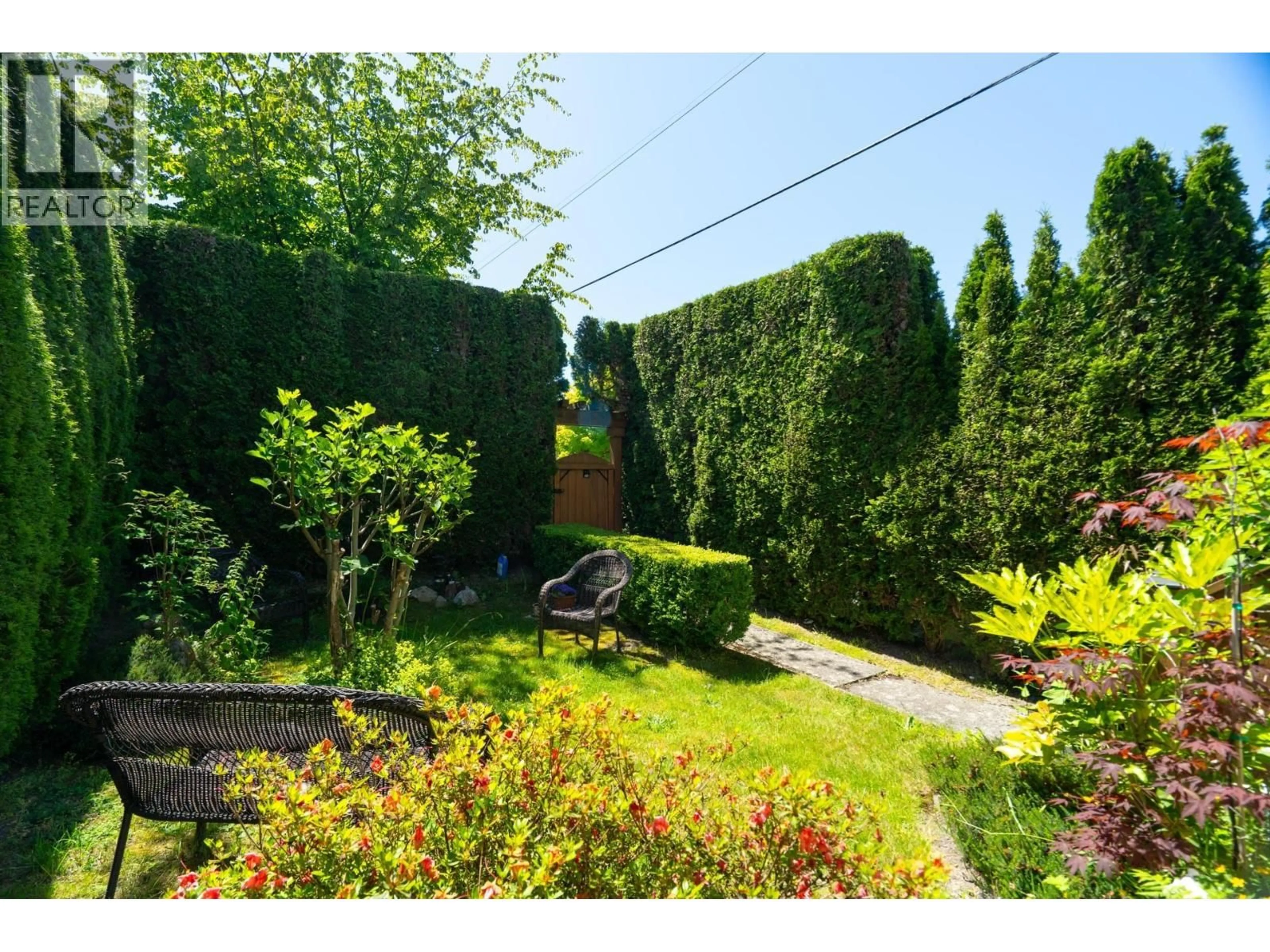 Patio, street for 219 38TH AVENUE, Vancouver British Columbia V5W1H3