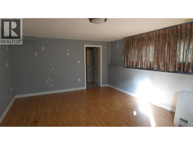 8391 11TH AVENUE, Burnaby 4