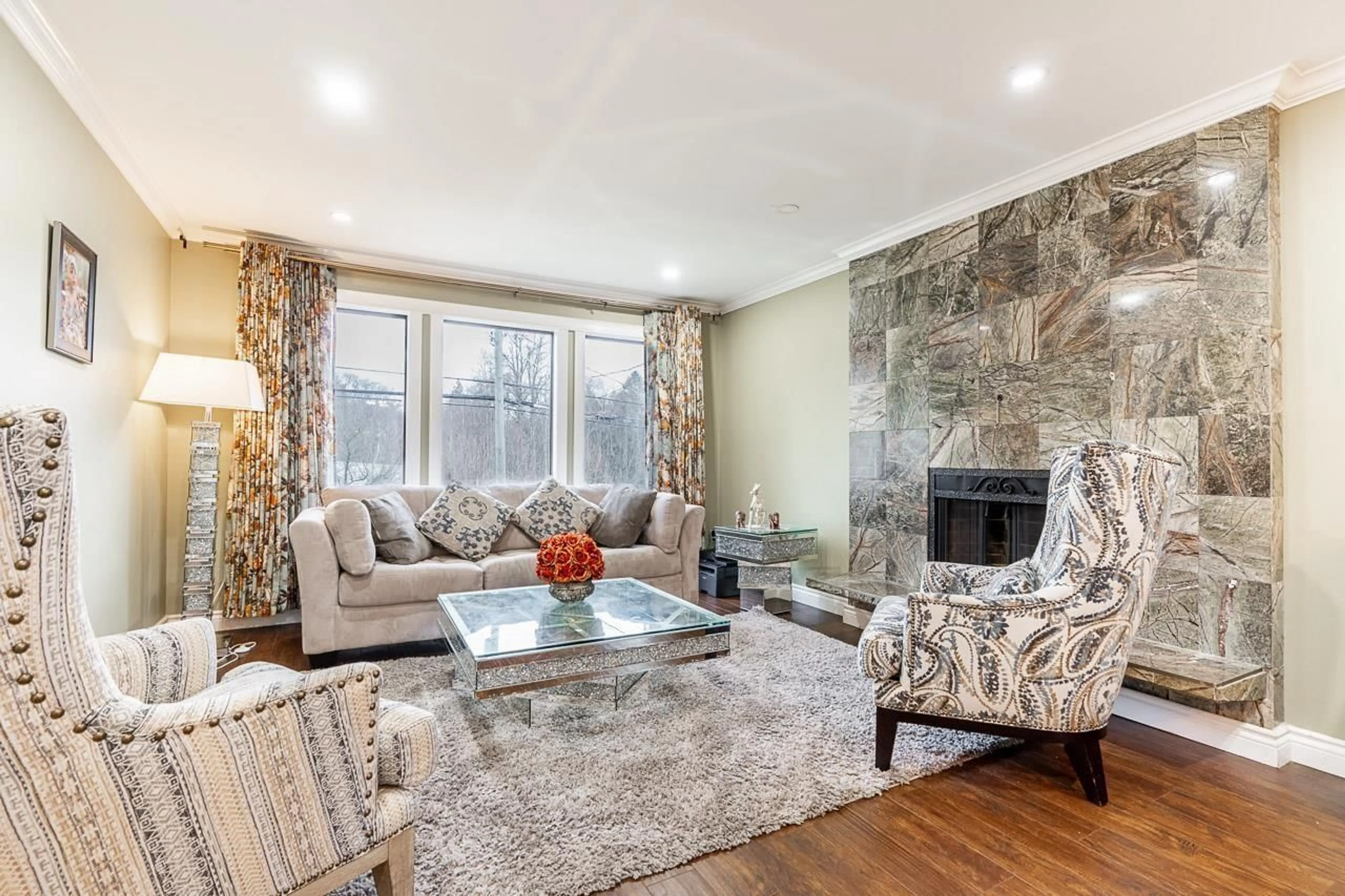 Living room with furniture, unknown for 16376 96 AVENUE, Surrey British Columbia V4N2C1