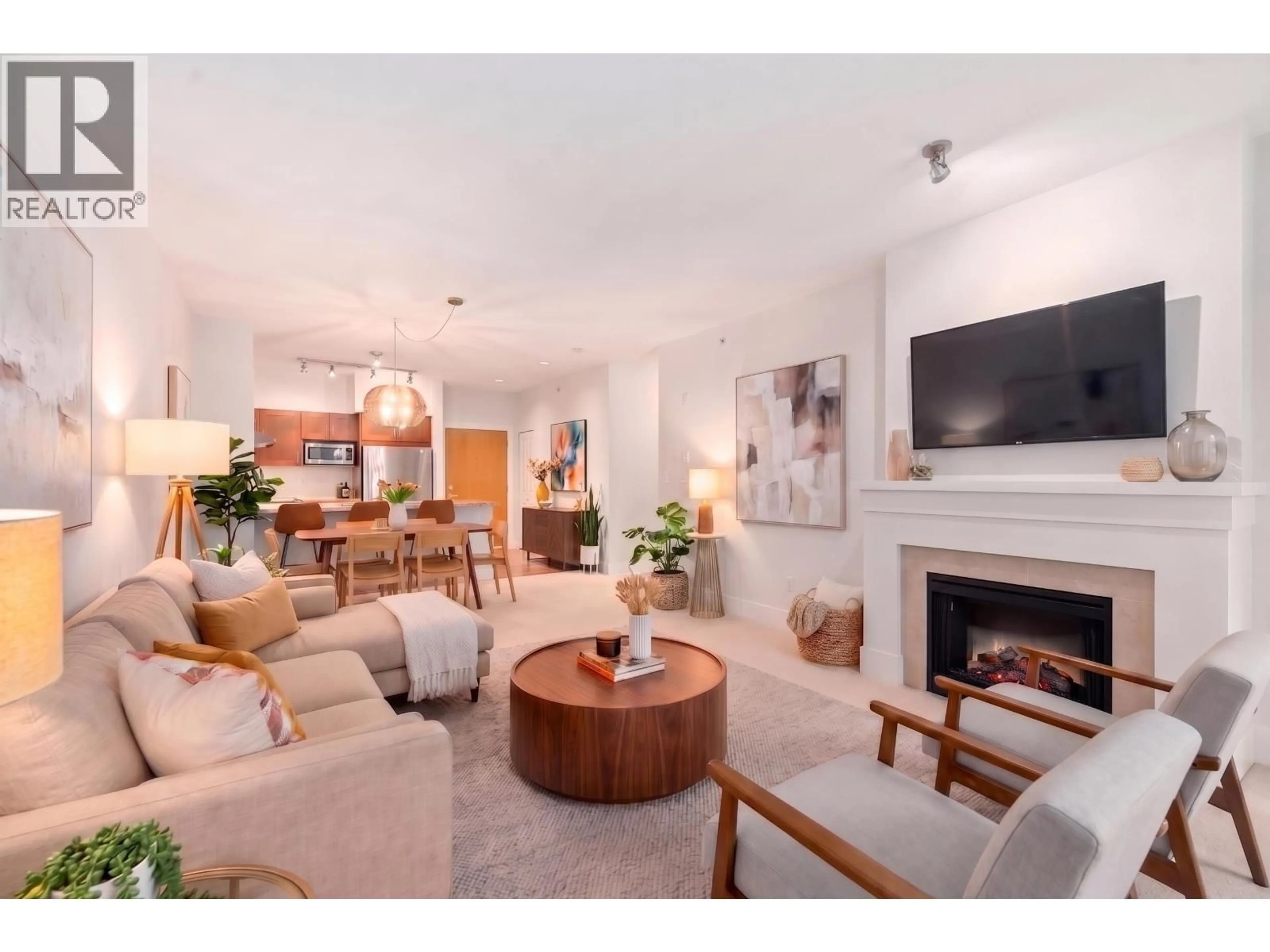 Living room with furniture, unknown for 419 - 1111 27TH STREET, North Vancouver British Columbia V7J1S3