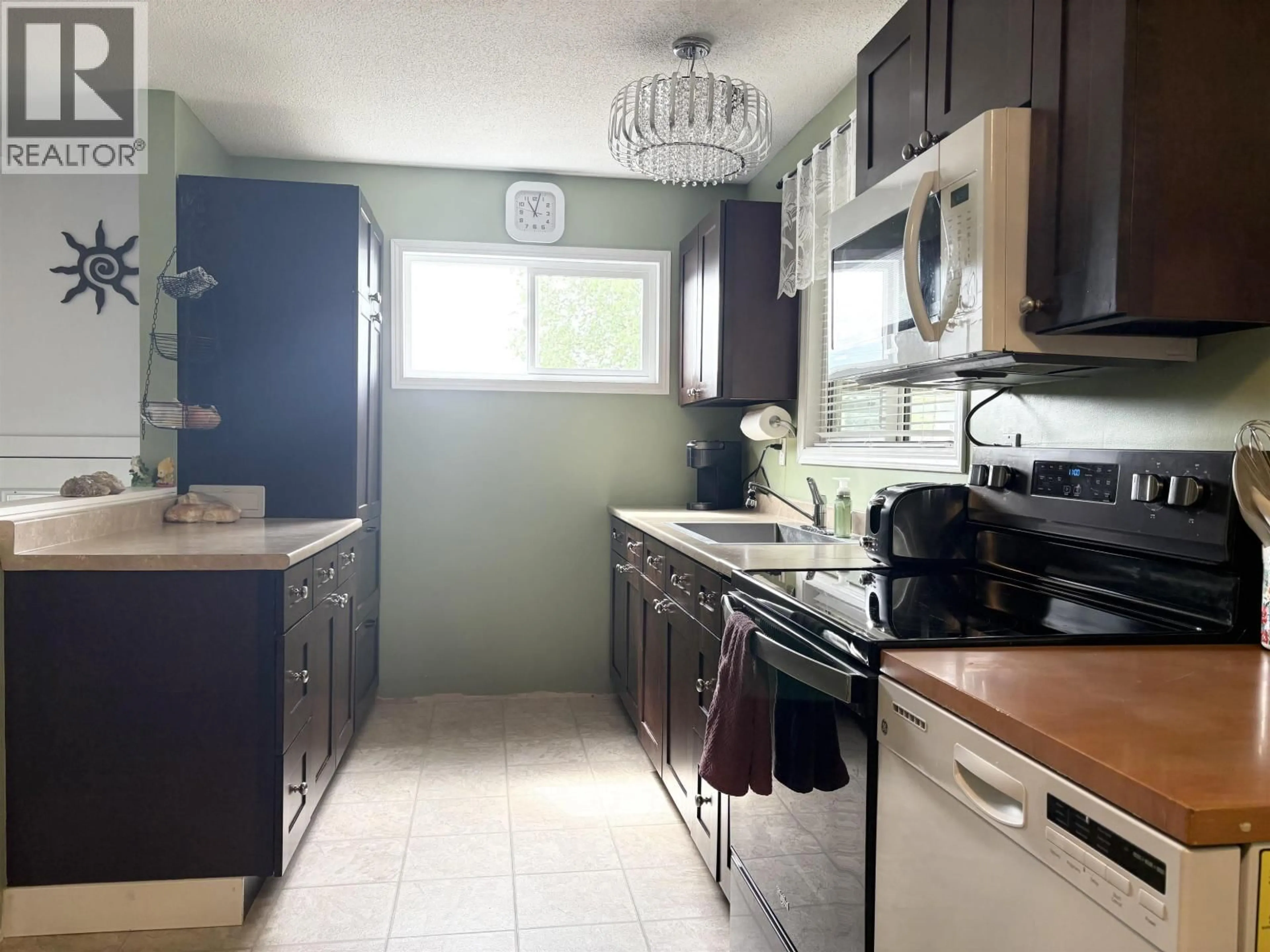 Standard kitchen, unknown for 440 PANDA AVENUE, Bear Lake British Columbia V0J3G0