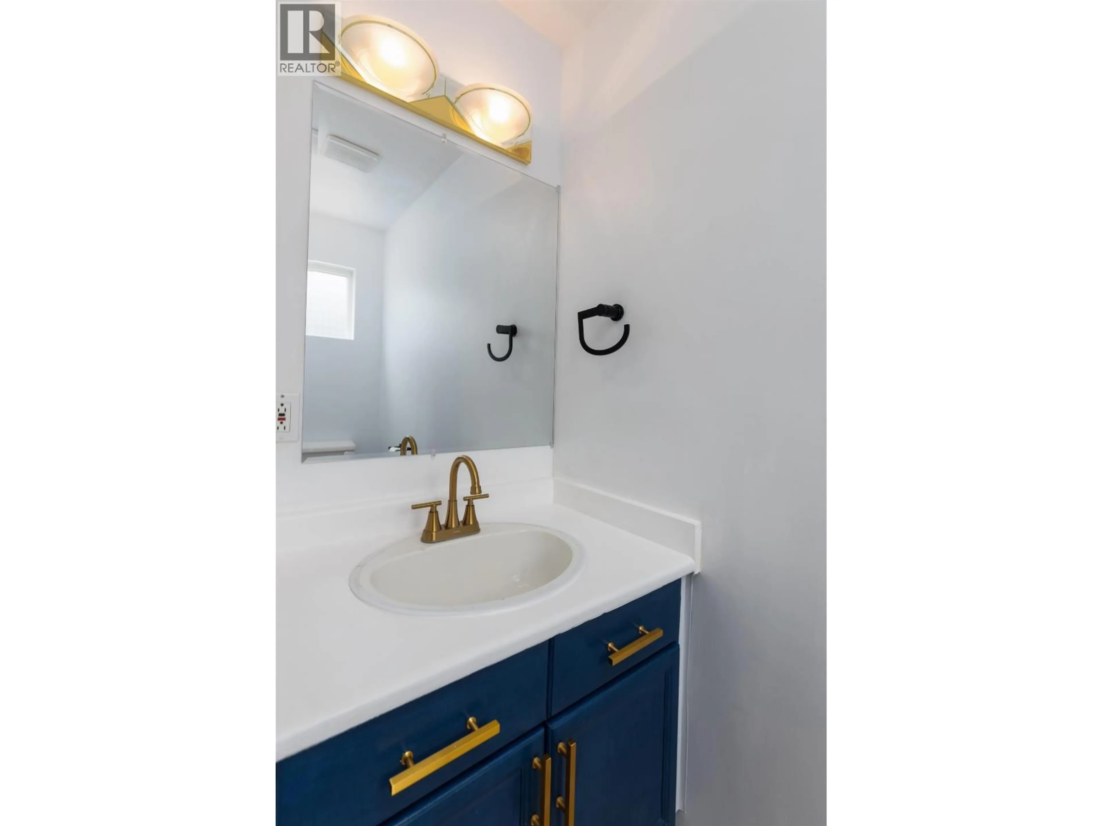 Standard bathroom, ceramic/tile floor for 101 - 4822 LAZELLE AVENUE, Terrace British Columbia V8G1T4