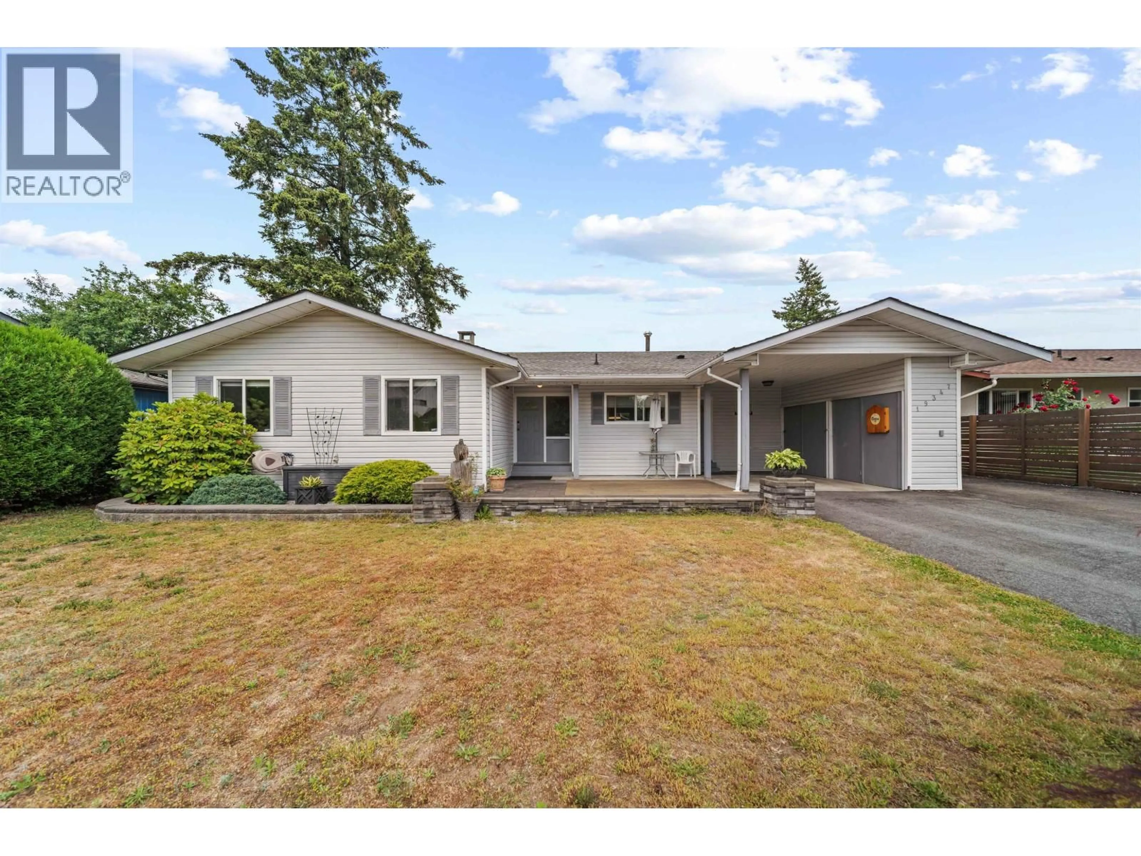 Home with vinyl exterior material, street for 19347 117B AVENUE, Pitt Meadows British Columbia V3Y1C4