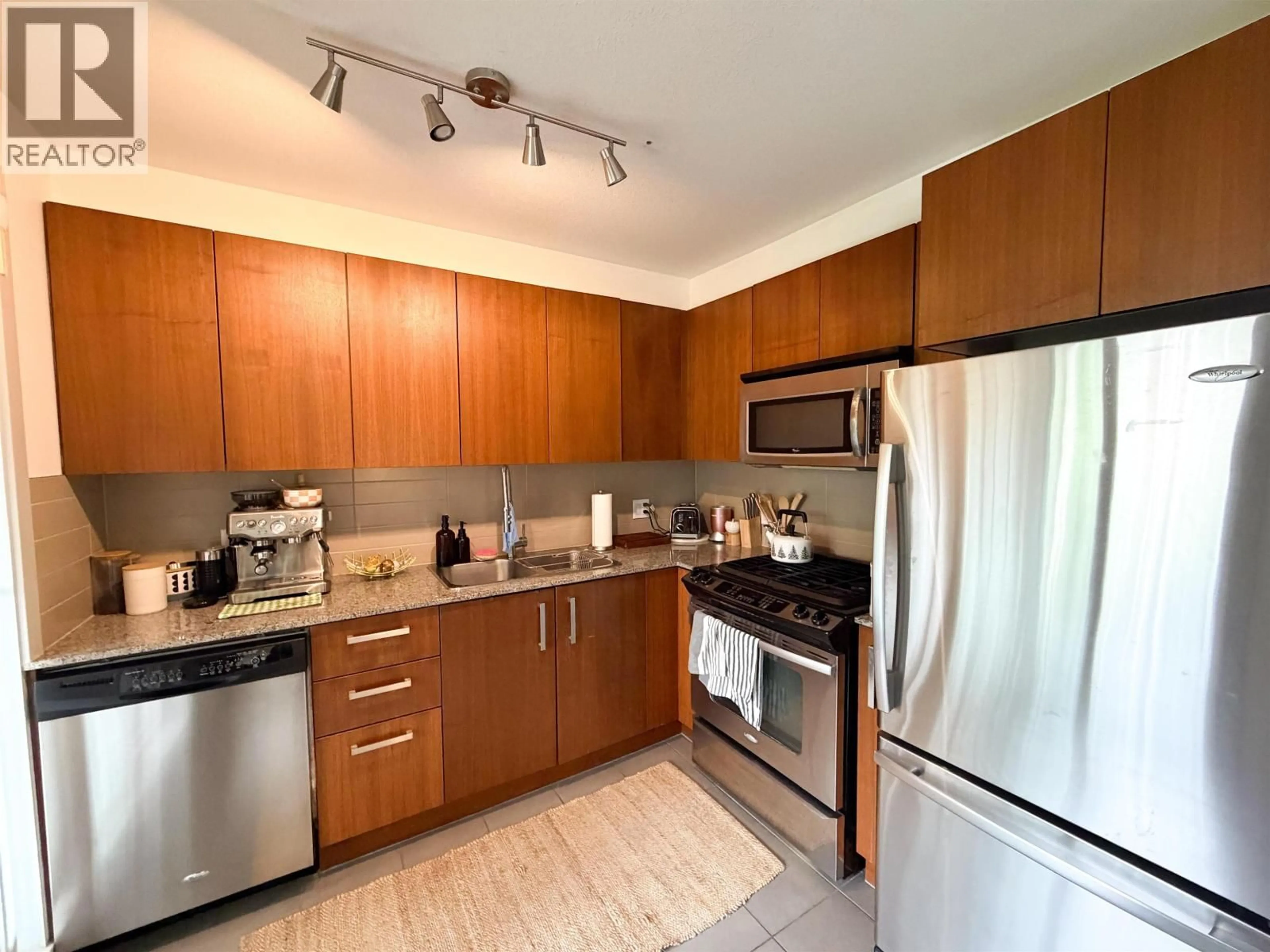 Standard kitchen, unknown for 312 - 5775 IRMIN STREET, Burnaby British Columbia V5J0C3