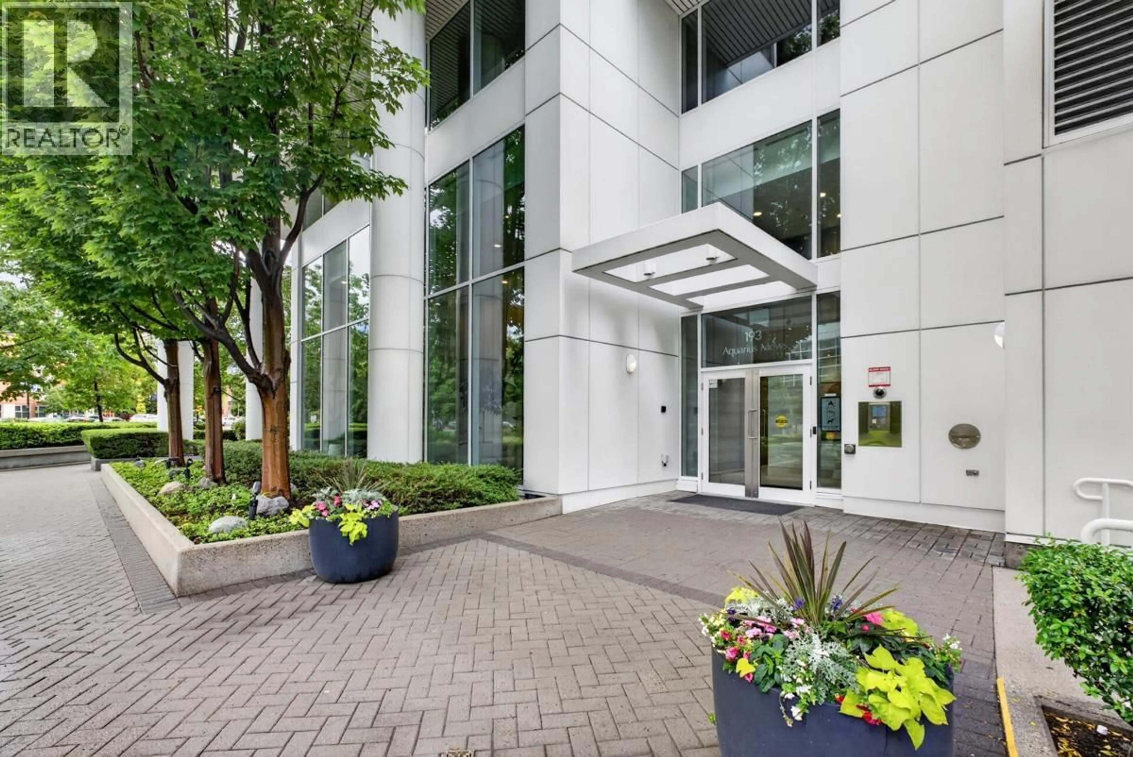 Indoor foyer for 1505 - 193 AQUARIUS MEWS, Vancouver British Columbia V6Z2Z2