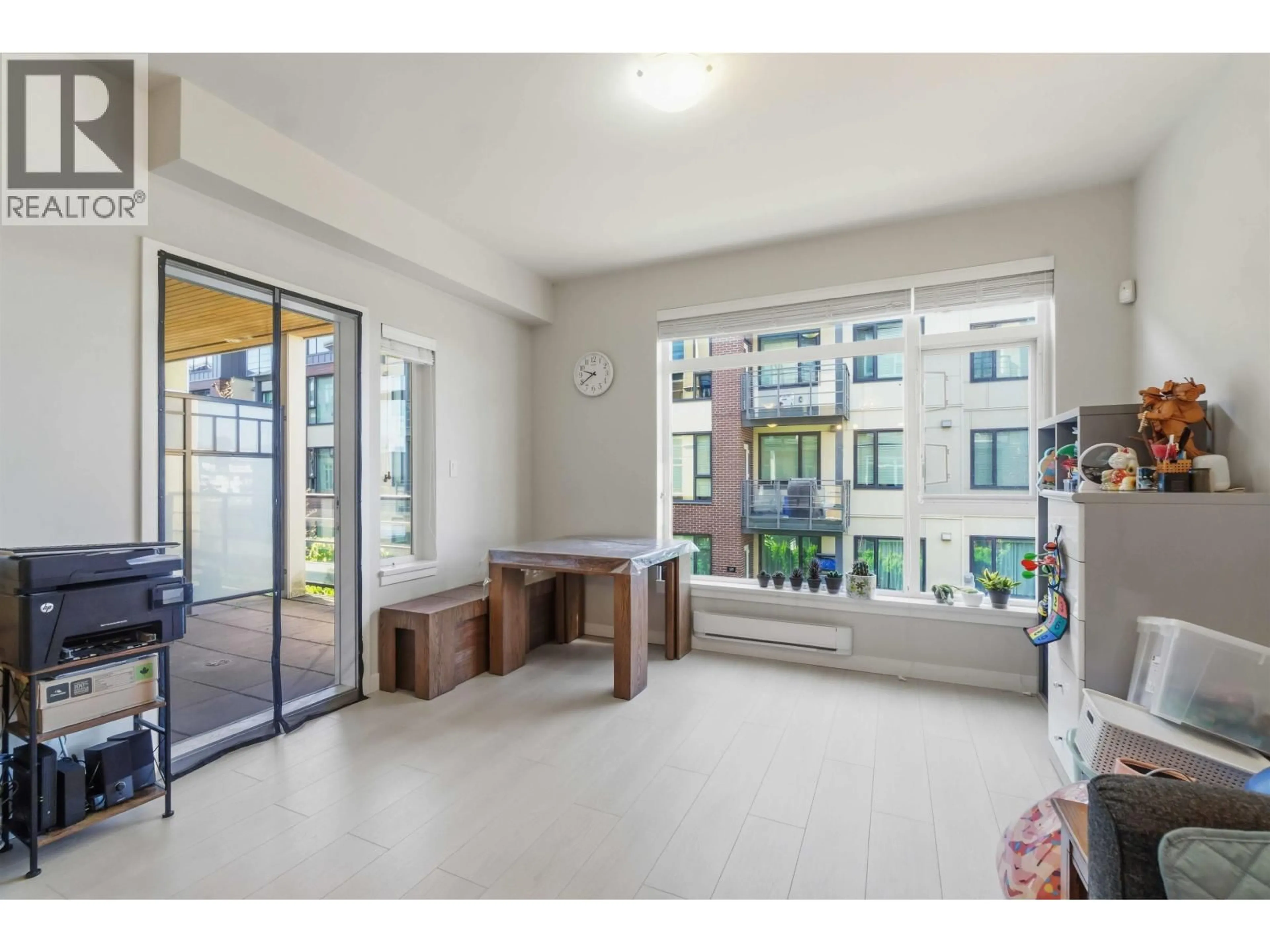 Indoor foyer for 221 - 5248 GRIMMER STREET, Burnaby British Columbia V5H2H2