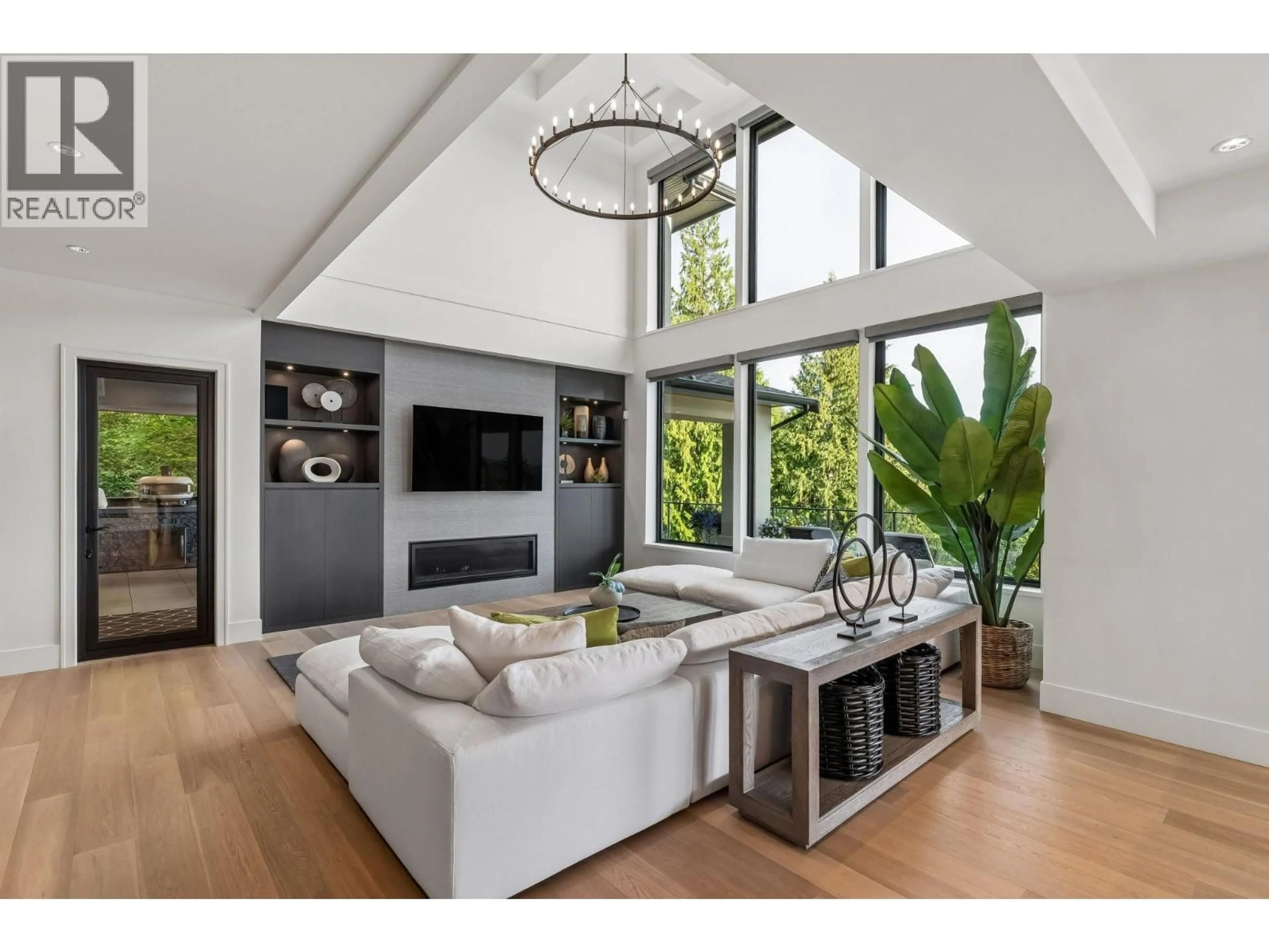 Living room with furniture, unknown for 2051 RIDGE MOUNTAIN DRIVE, Anmore British Columbia V3H0G7