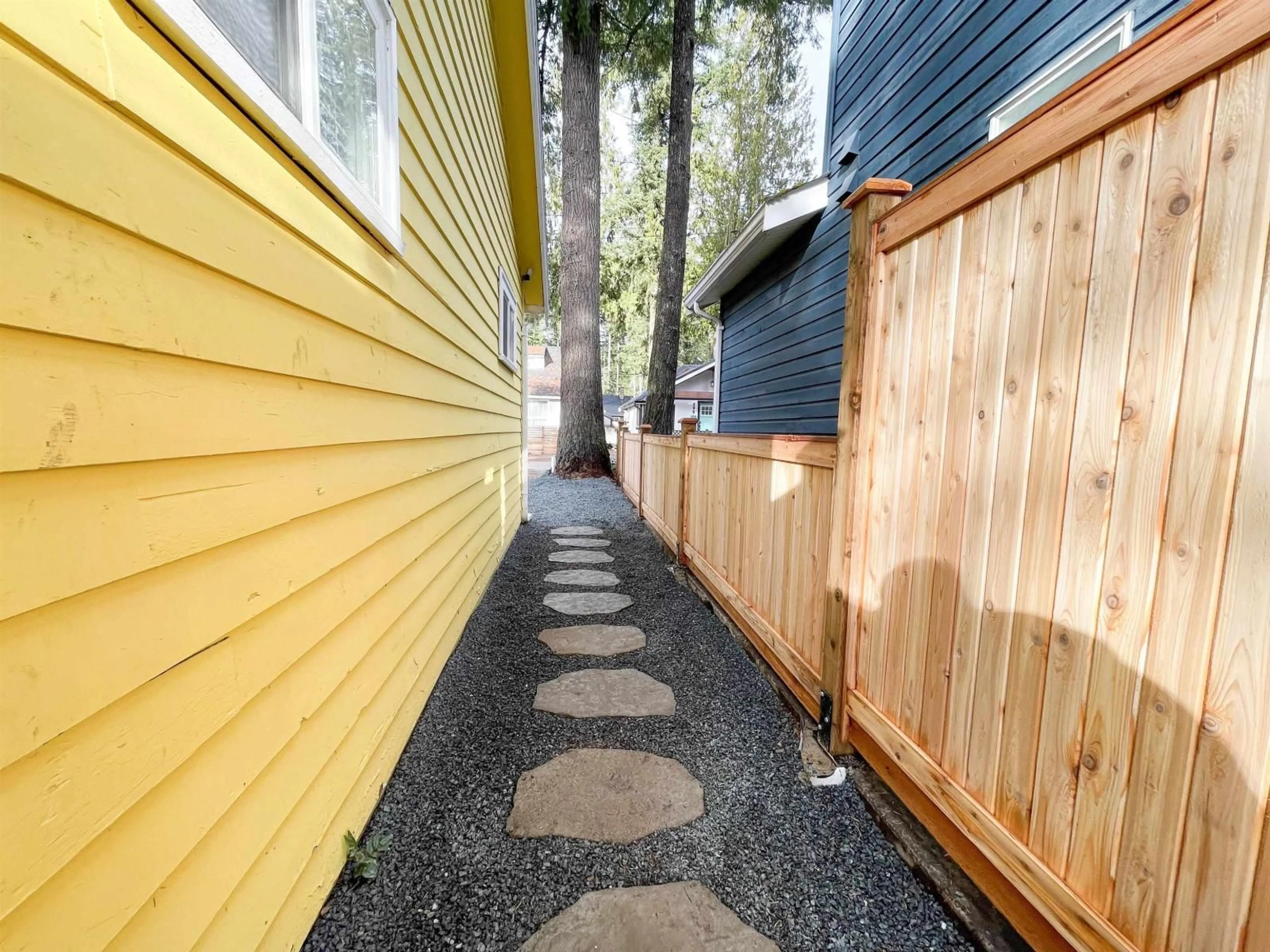 Patio, street for 298 HEMLOCK STREET, Cultus Lake British Columbia V2R4Y7