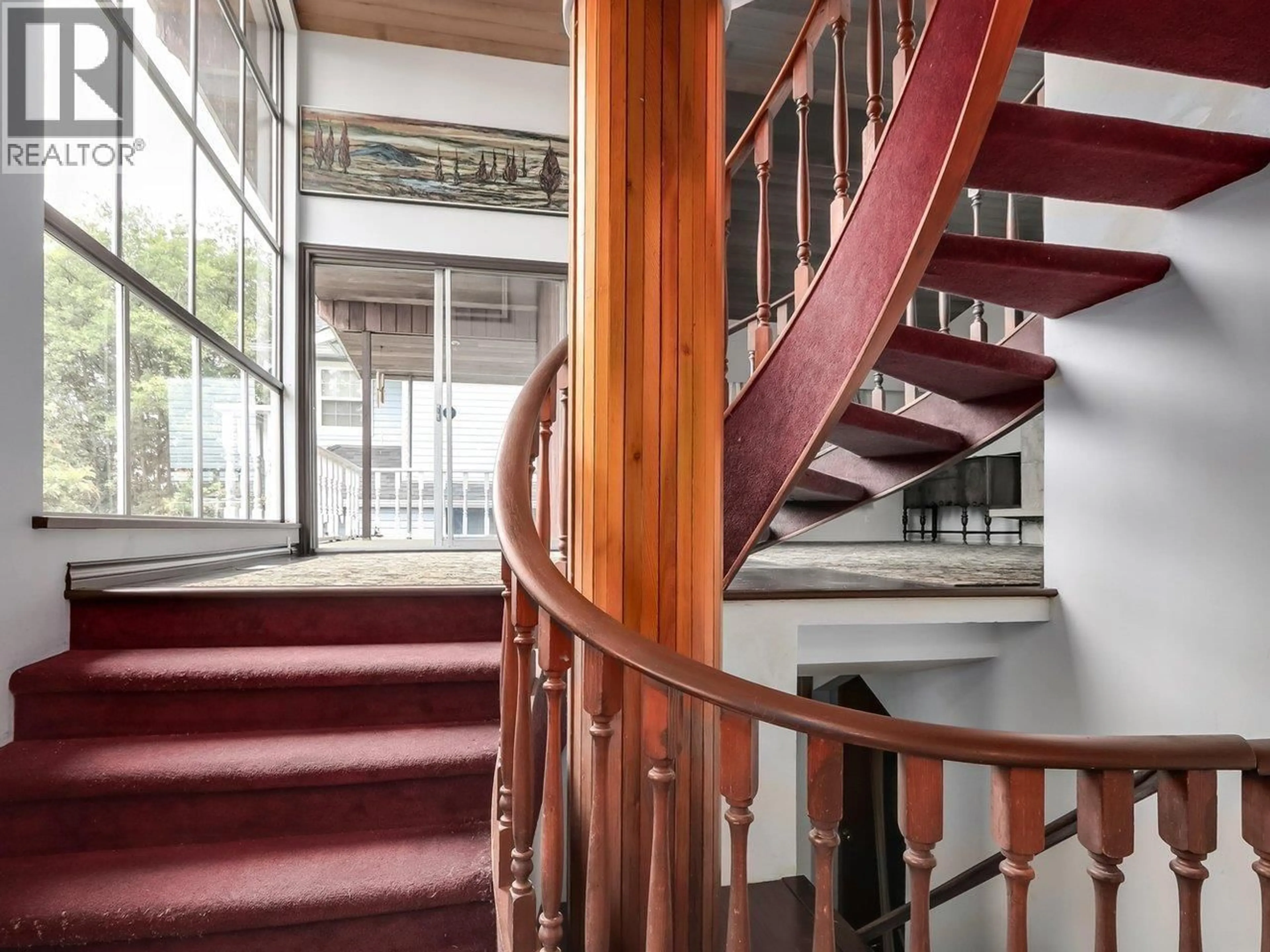 Indoor foyer for 2337 ST GEORGE STREET, Port Moody British Columbia V3H2G3