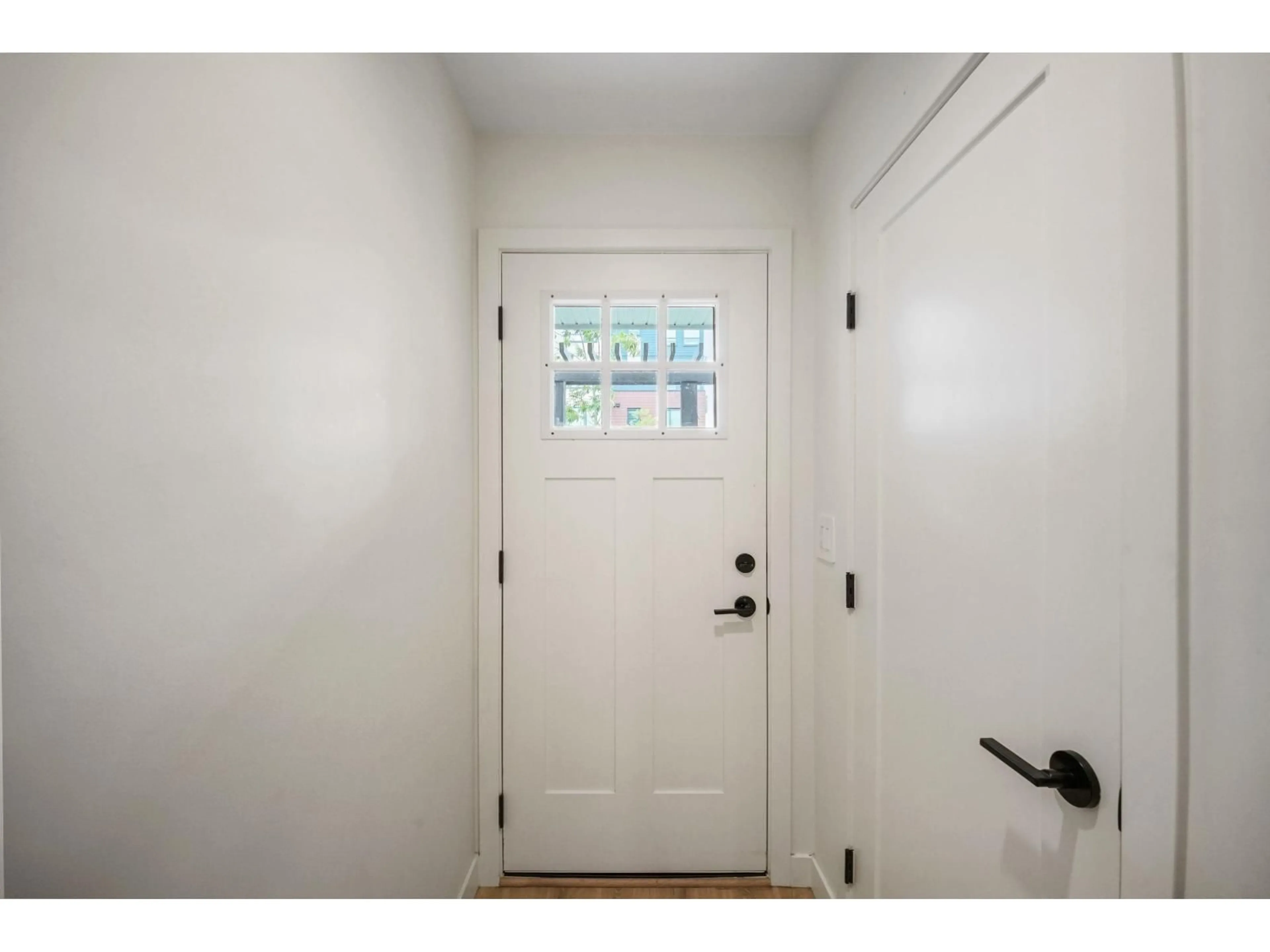 Indoor entryway for 39 - 7937 206 STREET, Langley British Columbia V2Y1X6