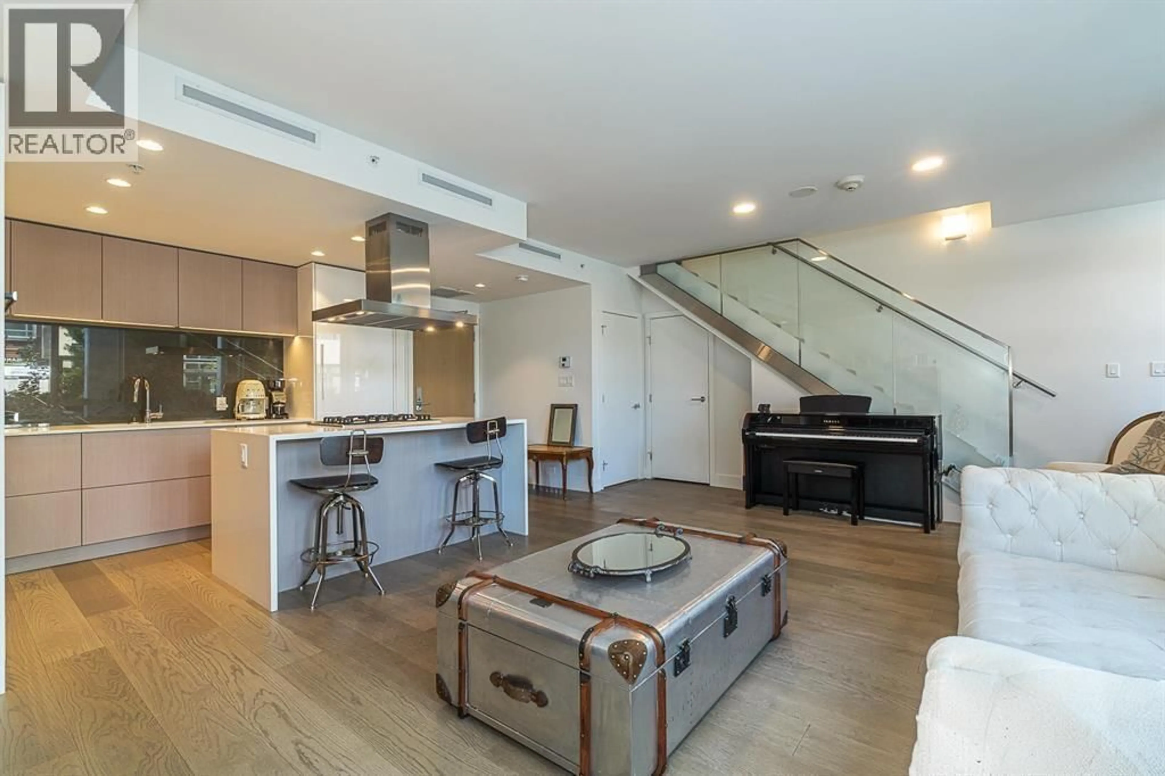 Open concept kitchen, unknown for 2025 CURLING ROAD, North Vancouver British Columbia V7P3B4