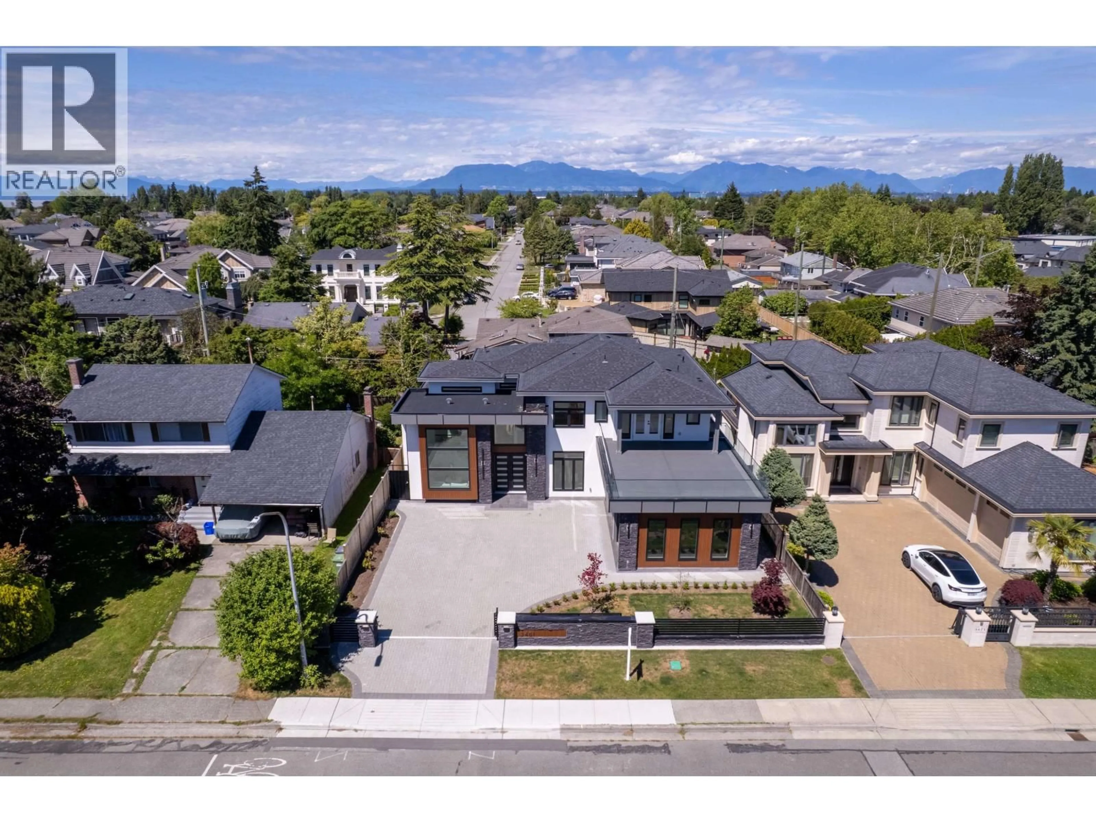 A pic from outside/outdoor area/front of a property/back of a property/a pic from drone, street for 3451 ULLSMORE AVENUE, Richmond British Columbia V7C1R9