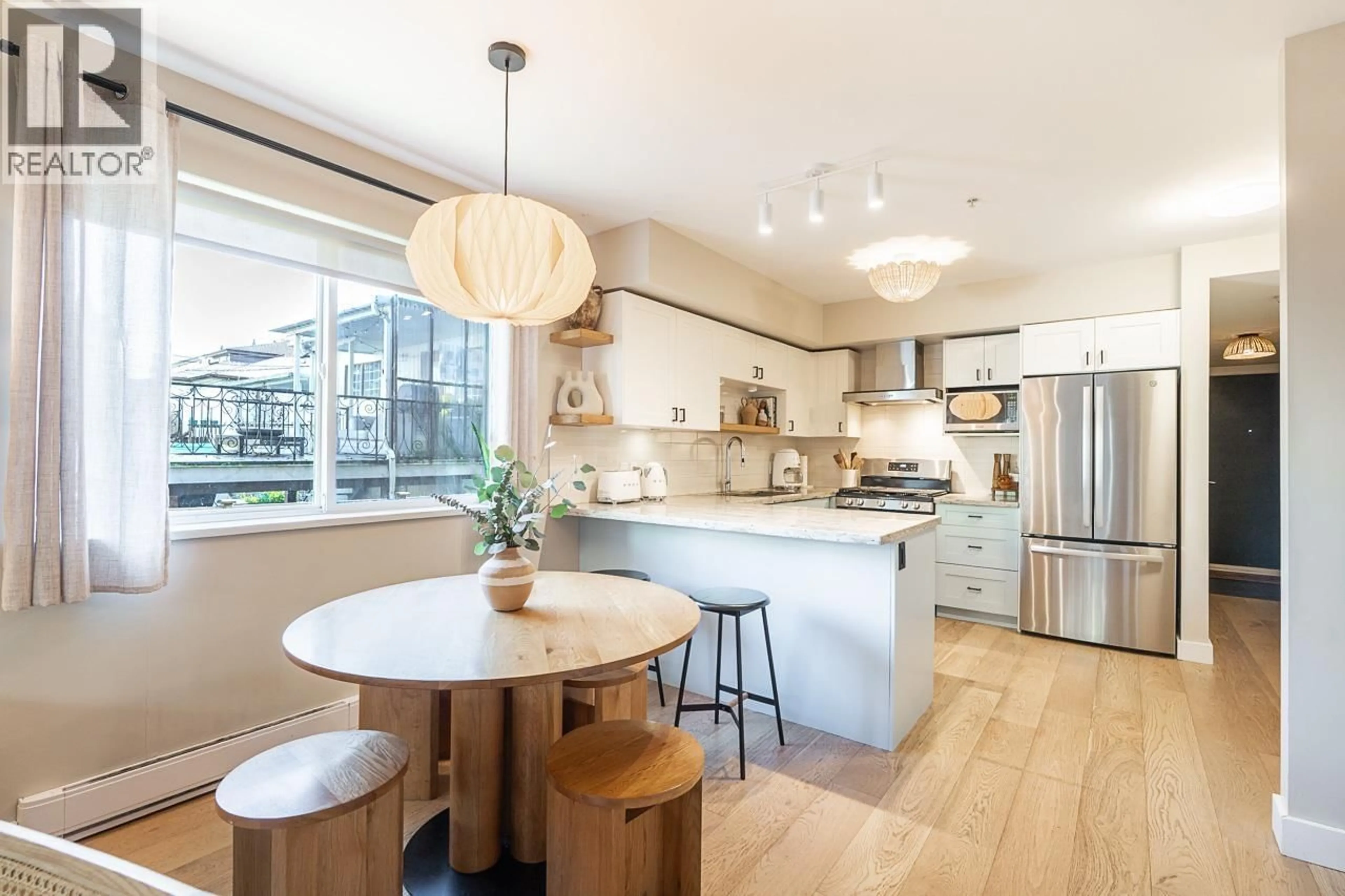 Open concept kitchen, unknown for 3174 PRINCE EDWARD STREET, Vancouver British Columbia V5T3N6