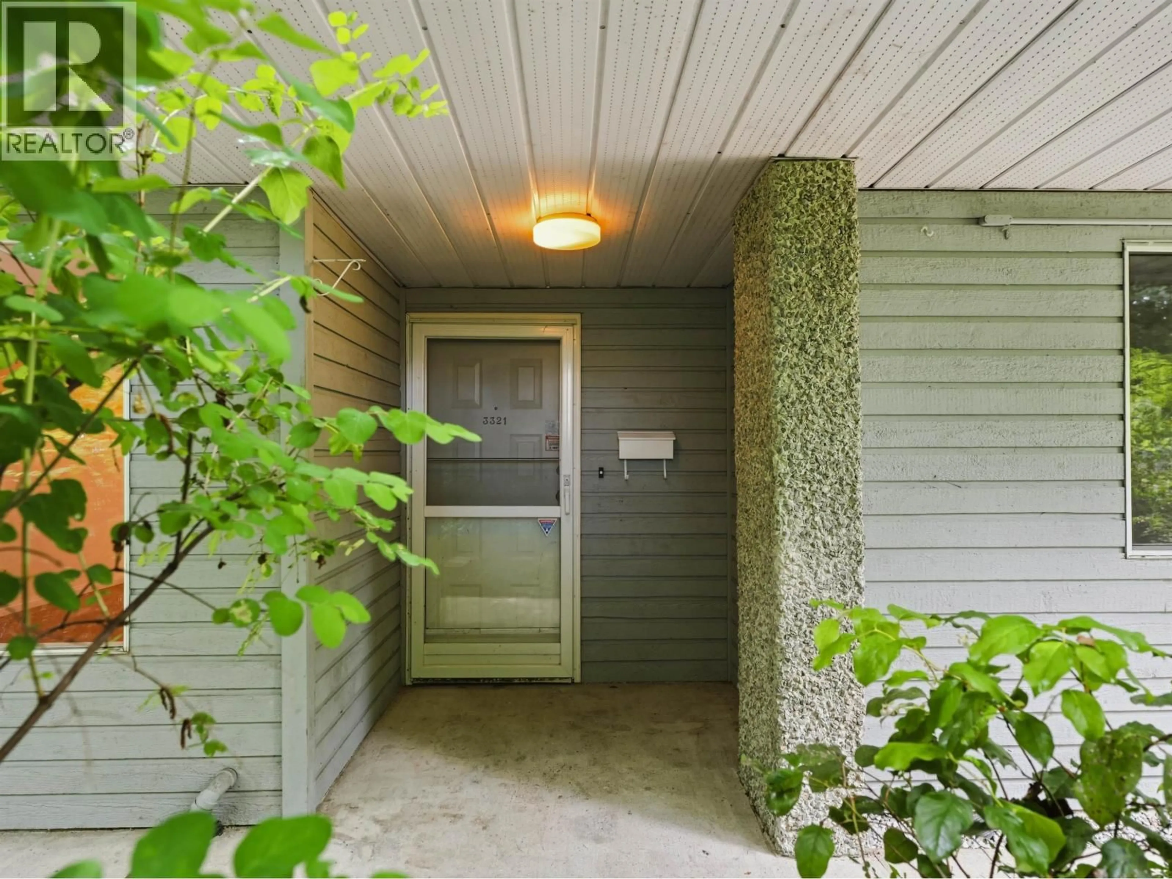 Indoor entryway for 3321 MARQUETTE CRESCENT, Vancouver British Columbia V5S4K6