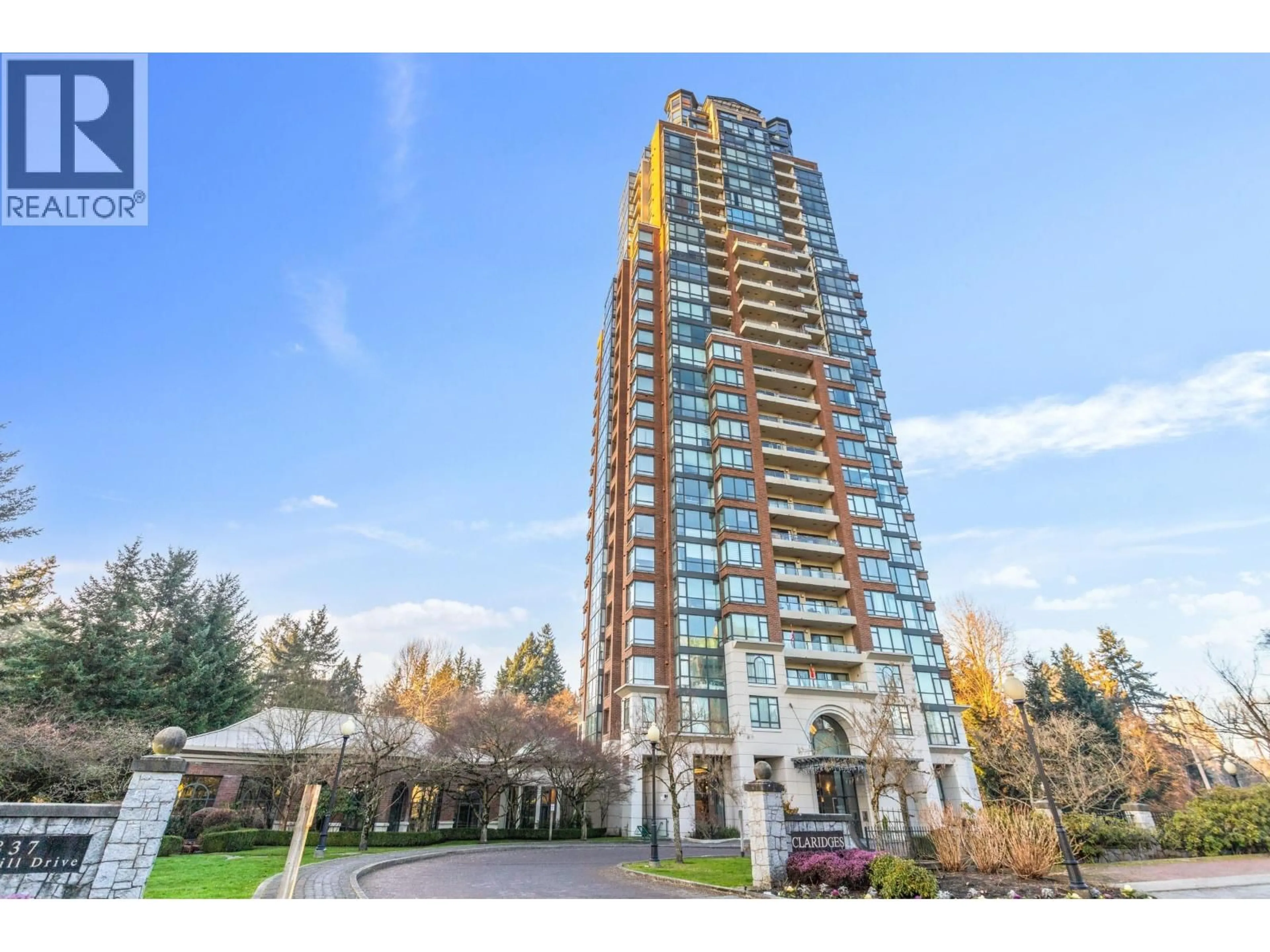 Indoor foyer for 1003 - 6837 STATION HILL DRIVE, Burnaby British Columbia V3N5B7