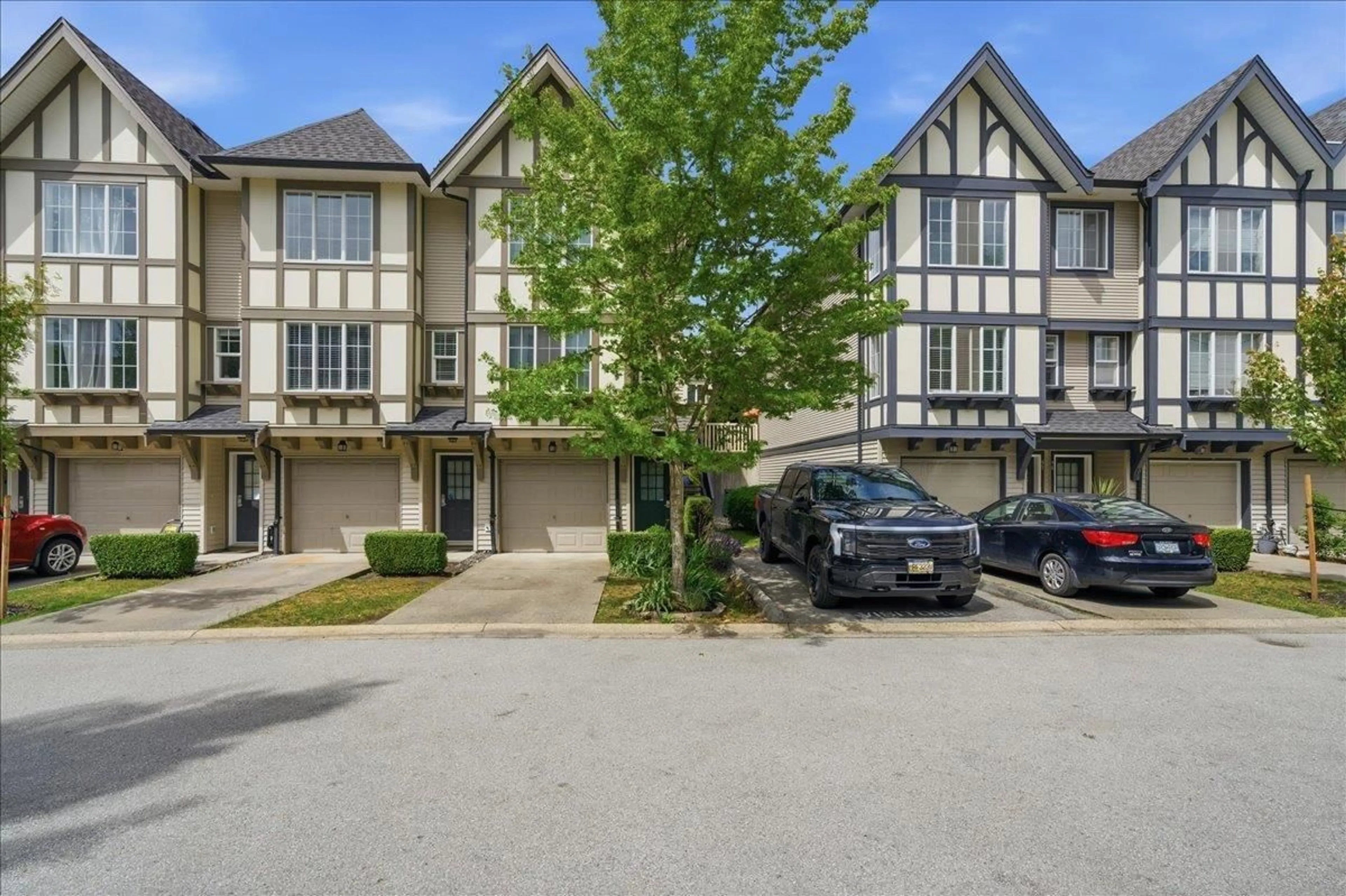 A pic from outside/outdoor area/front of a property/back of a property/a pic from drone, street for 98 - 20875 80 AVENUE, Langley British Columbia V2Y0B2