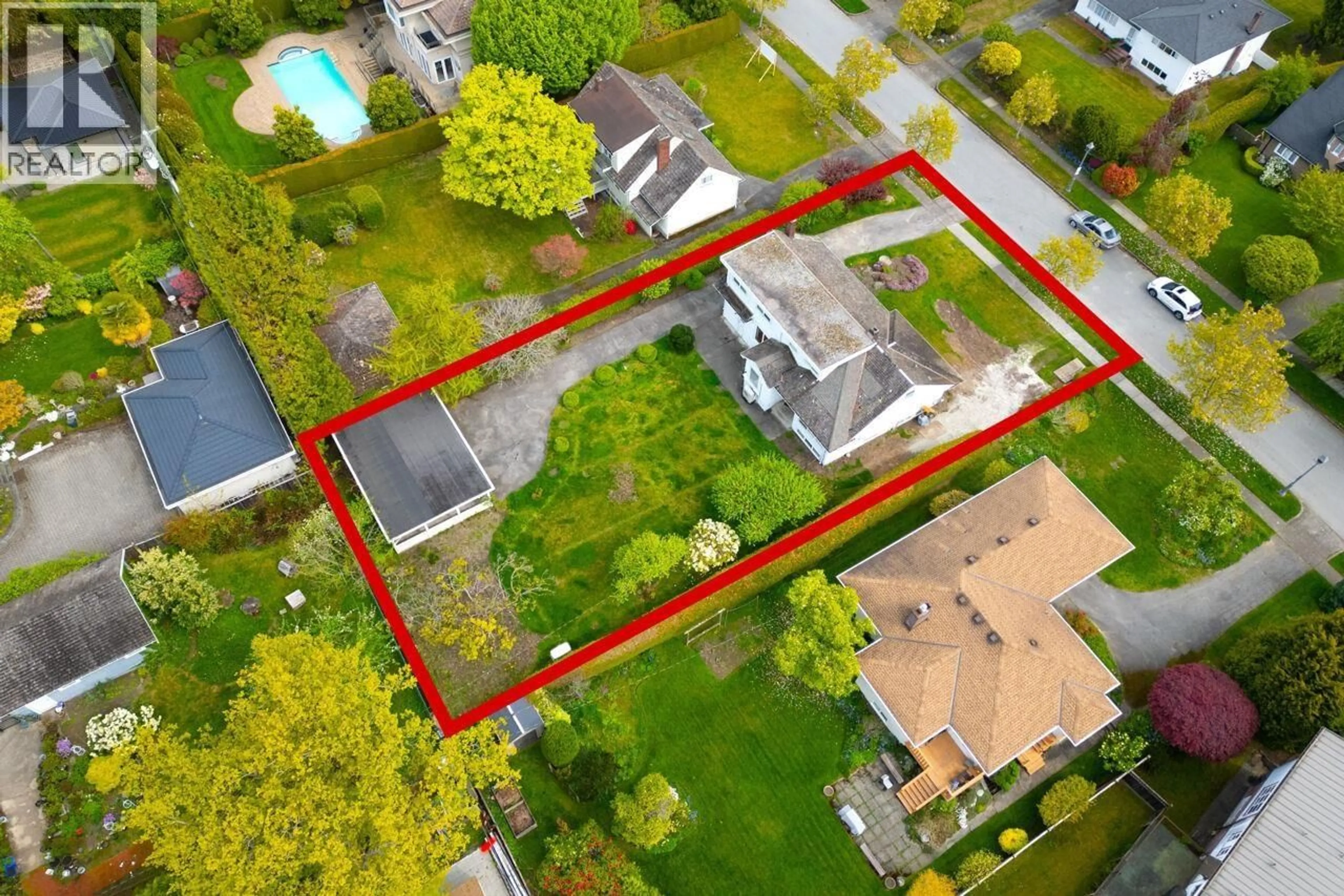A pic from outside/outdoor area/front of a property/back of a property/a pic from drone, street for 1871 ALLISON ROAD, Vancouver British Columbia V6T1T1