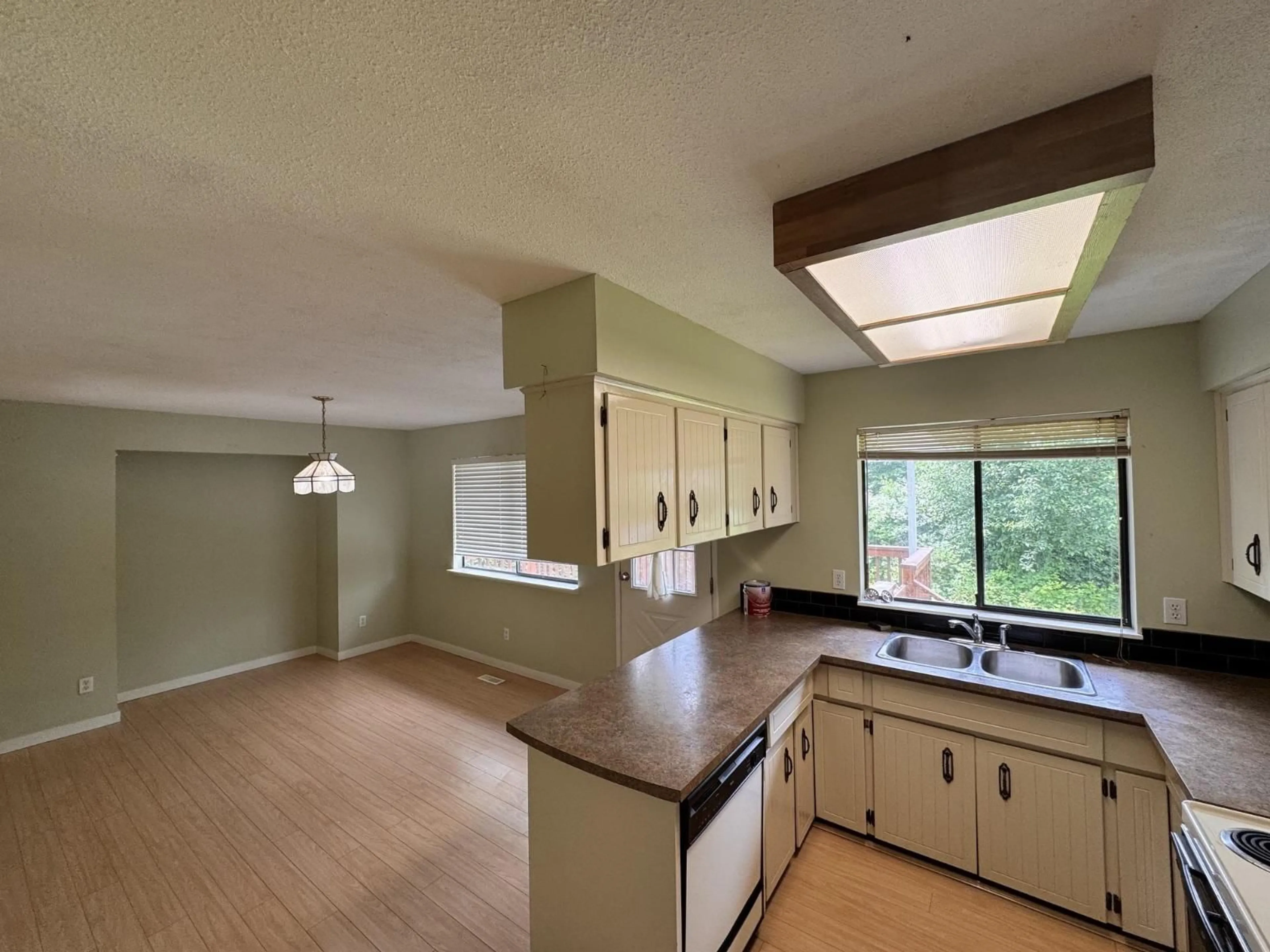 Open concept kitchen, unknown for 8839 156A STREET, Surrey British Columbia V4N2Y2