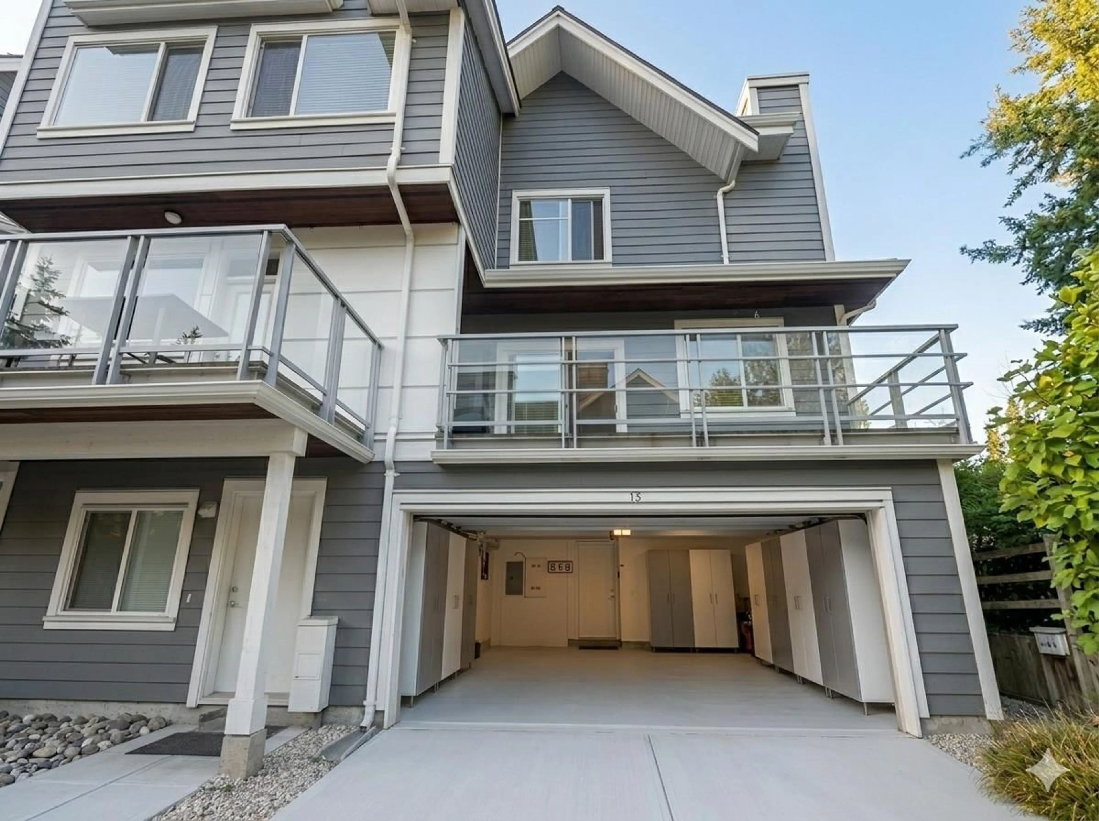 Home with vinyl exterior material, street for 13 - 2978 159 STREET, Surrey British Columbia V3Z0R1