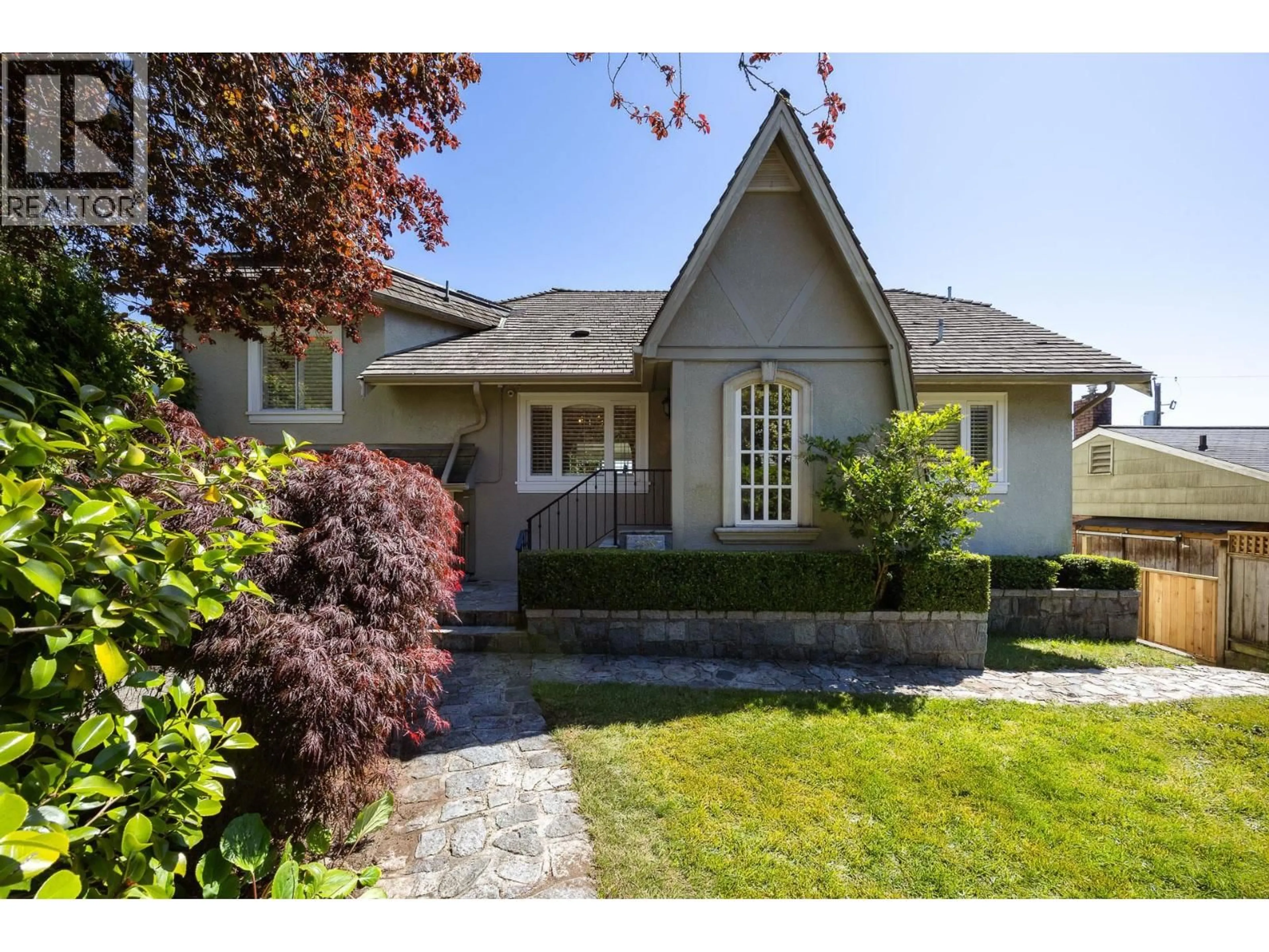 Home with brick exterior material, street for 2308 INGLEWOOD AVENUE, West Vancouver British Columbia V7V2A1