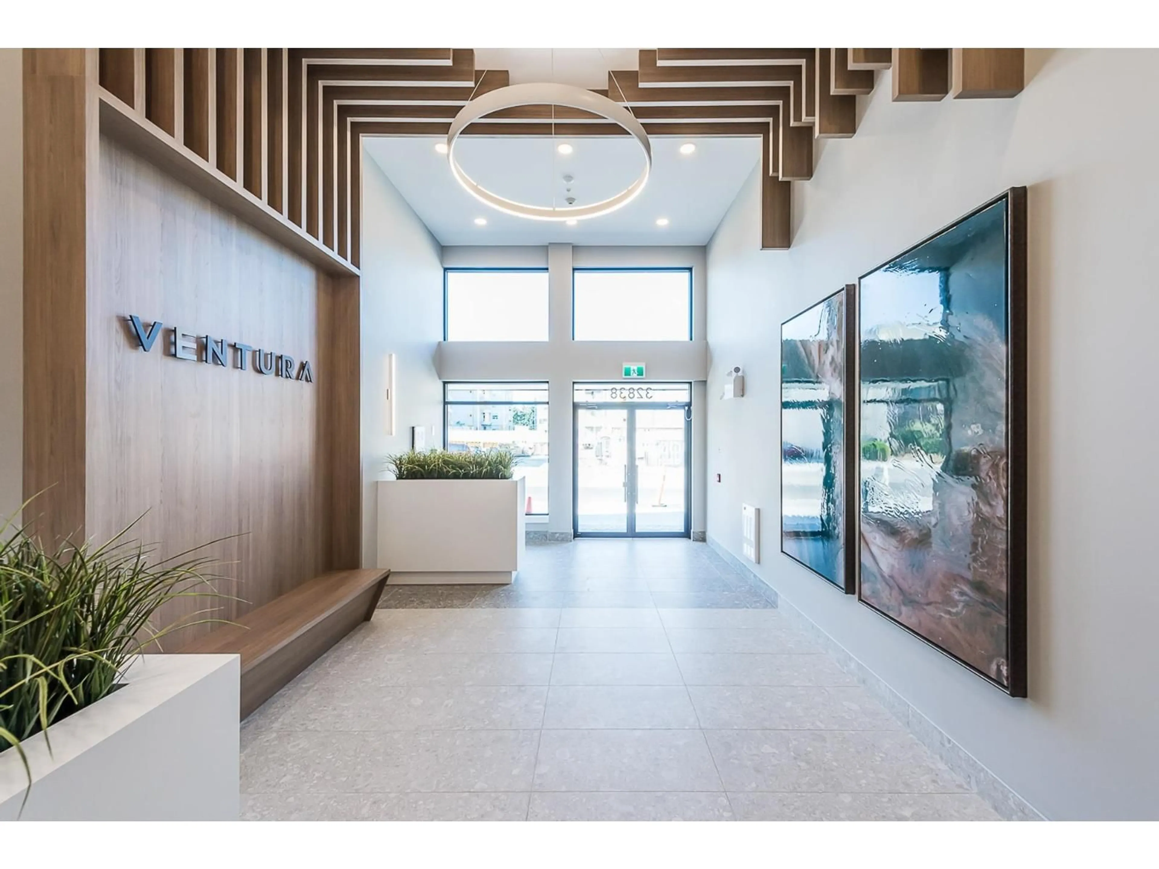 Indoor foyer for 105 - 32838 VENTURA AVENUE, Abbotsford British Columbia V2T4S6