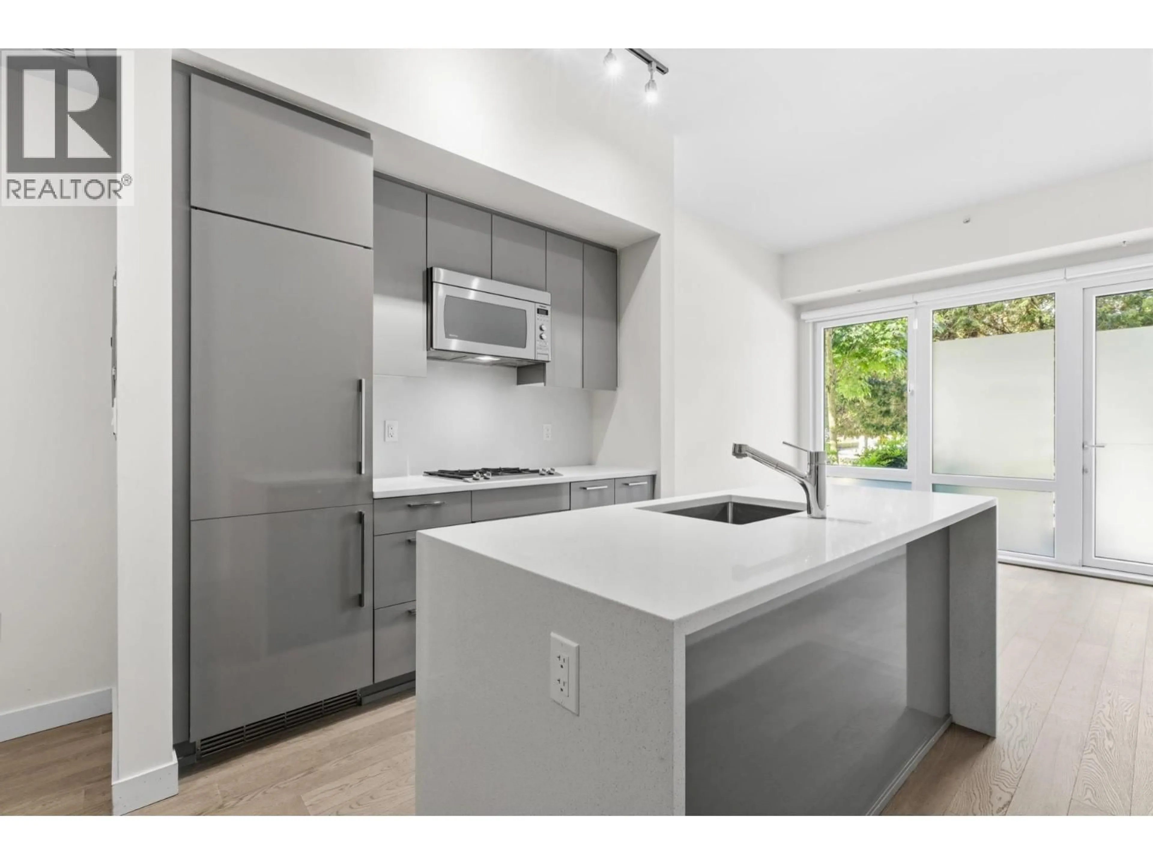 Standard kitchen, unknown for 104 - 4488 CAMBIE STREET, Vancouver British Columbia V5Y0M2