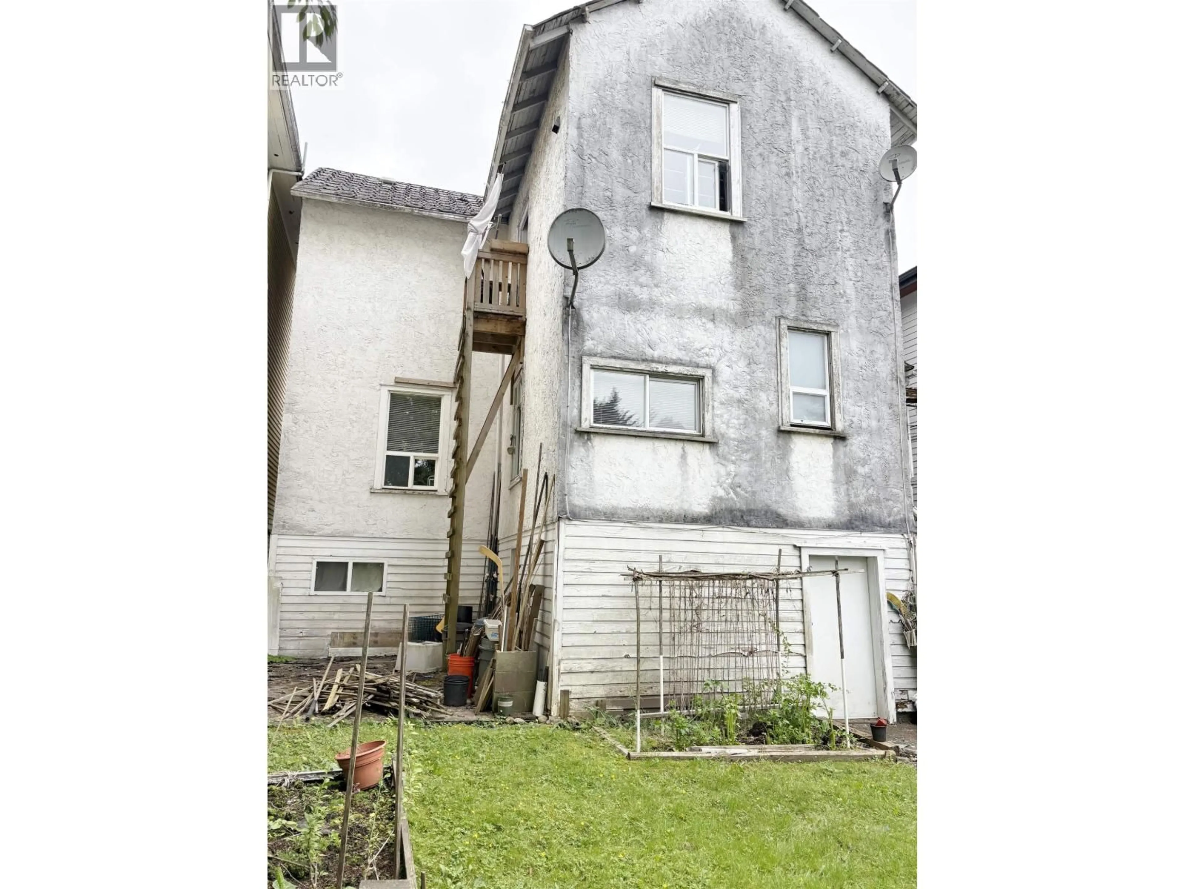 Unknown for 3034 GLEN DRIVE, Vancouver British Columbia V5T4C1