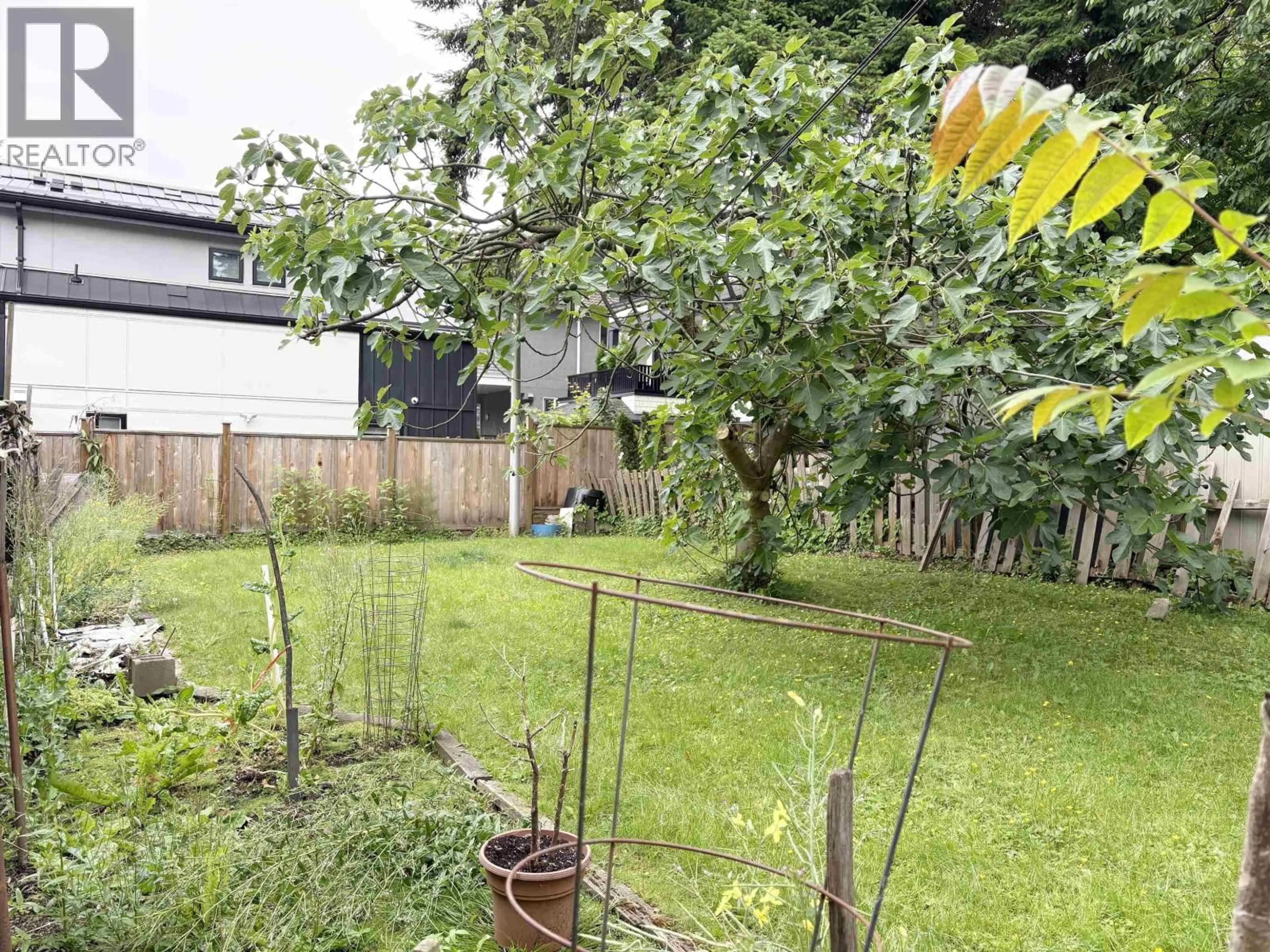 A pic from outside/outdoor area/front of a property/back of a property/a pic from drone, forest/trees view for 3034 GLEN DRIVE, Vancouver British Columbia V5T4C1