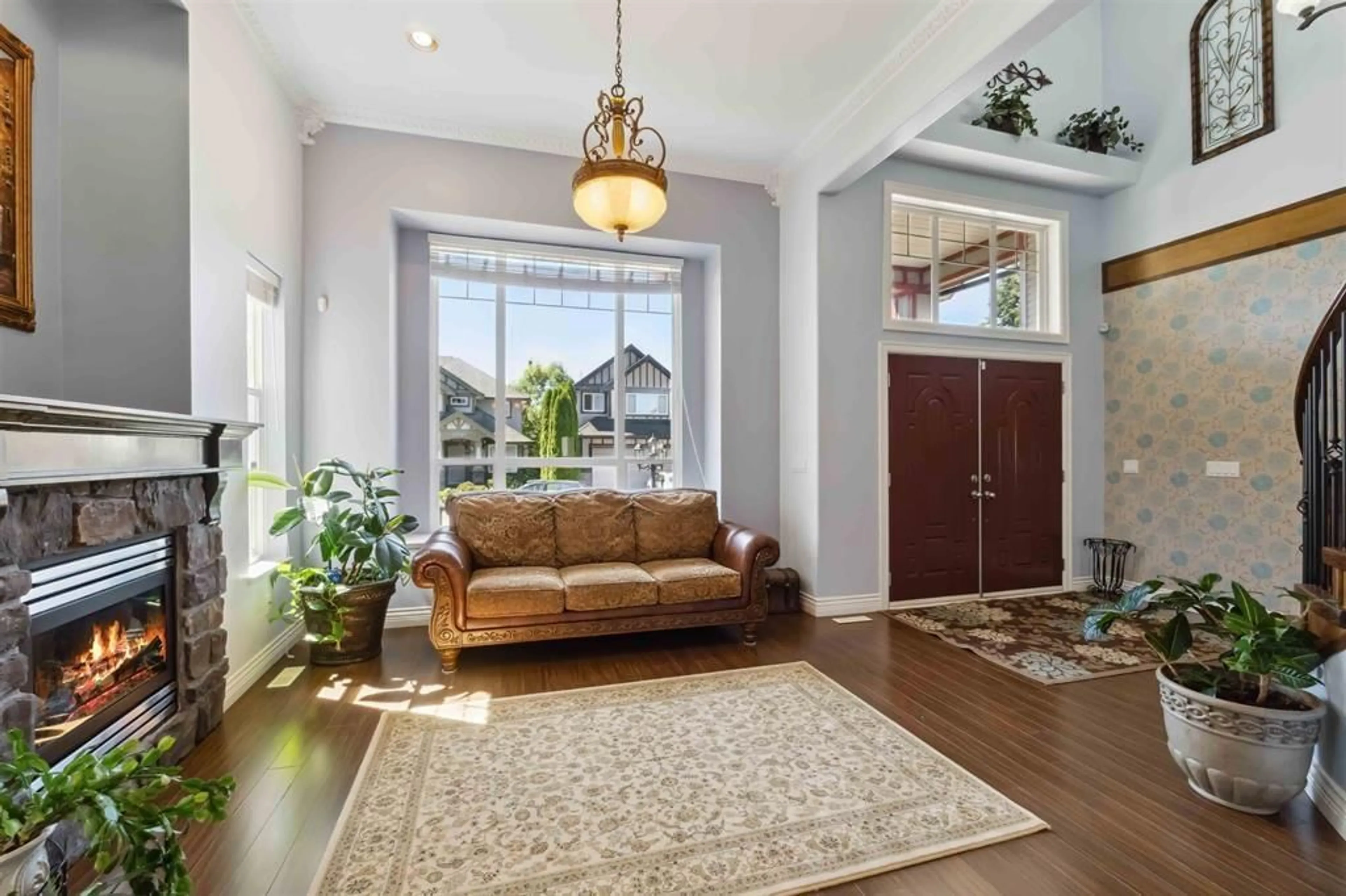 Indoor entryway for 19785 72A AVENUE, Langley British Columbia V2Y3H7