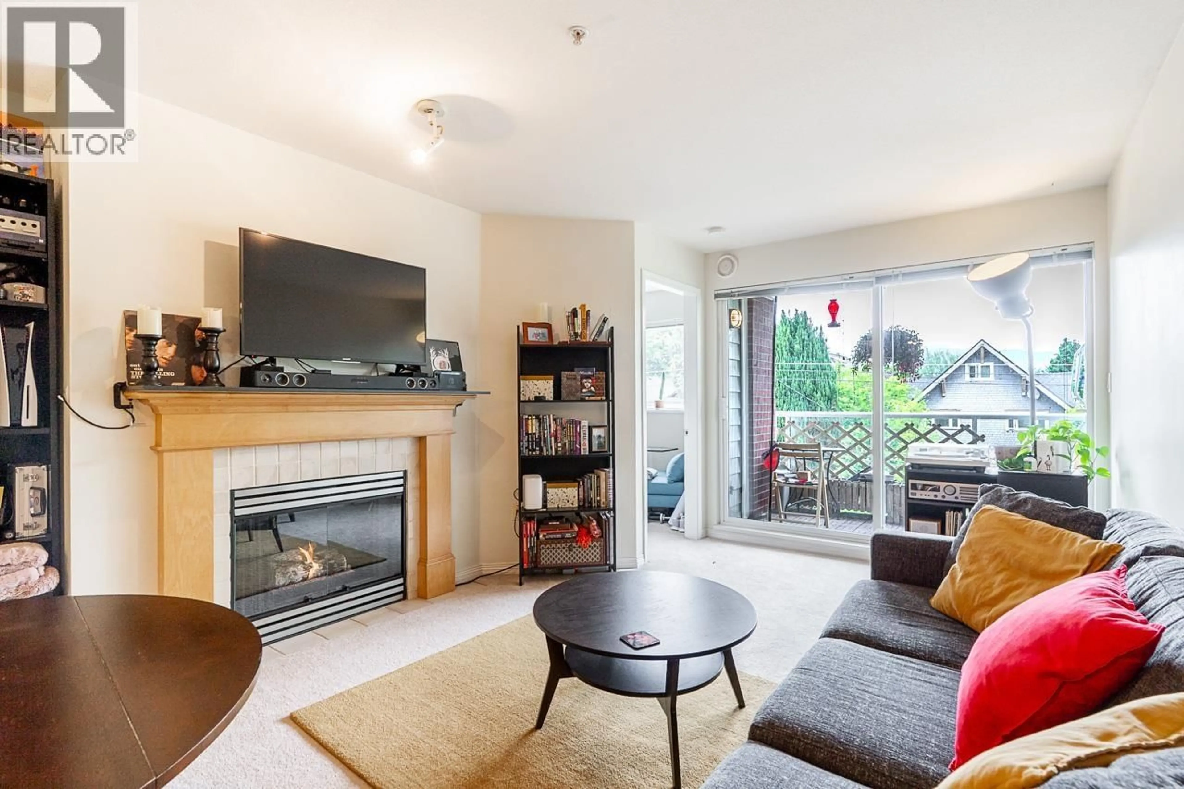 Living room with furniture, unknown for 306 - 2929 4TH AVENUE, Vancouver British Columbia V6K4T3