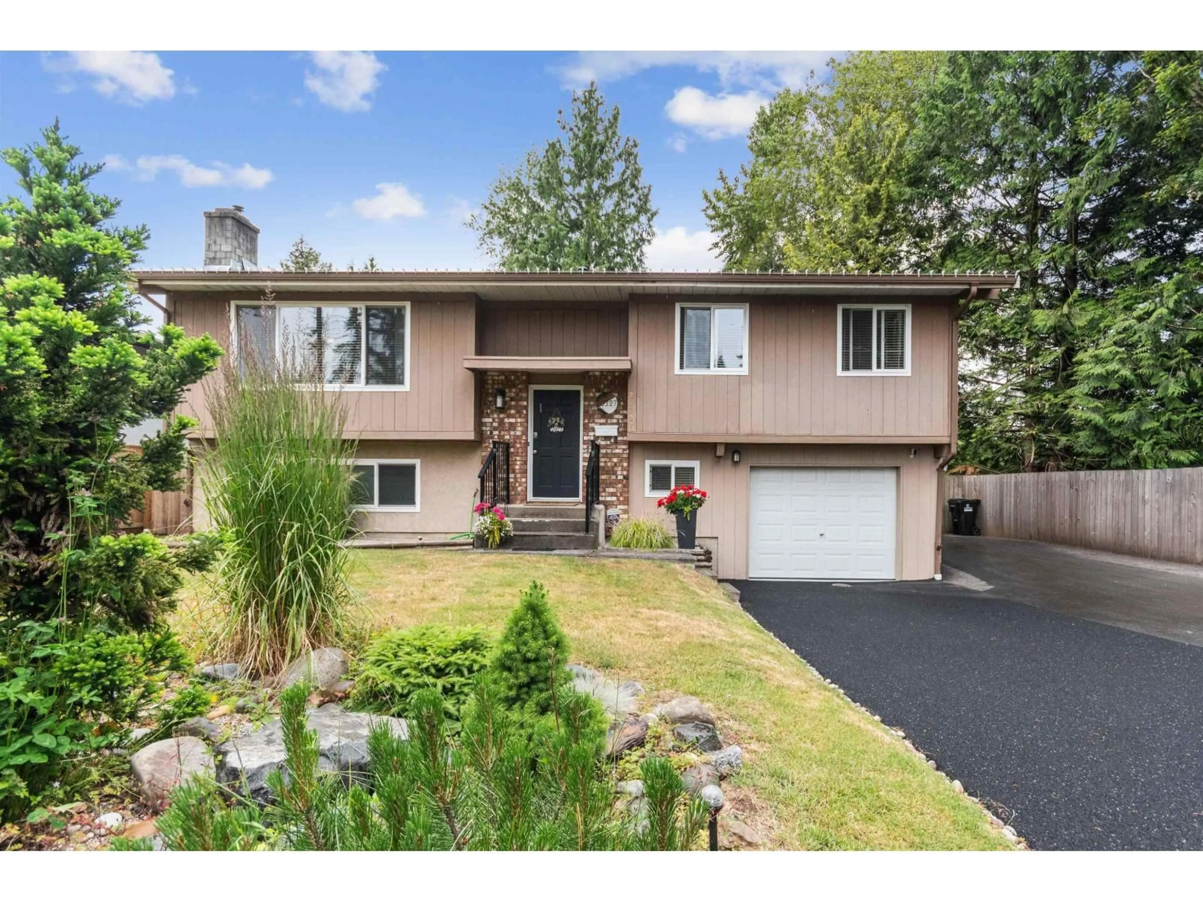Home with vinyl exterior material, street for 20327 44 AVENUE, Langley British Columbia V3A6P6