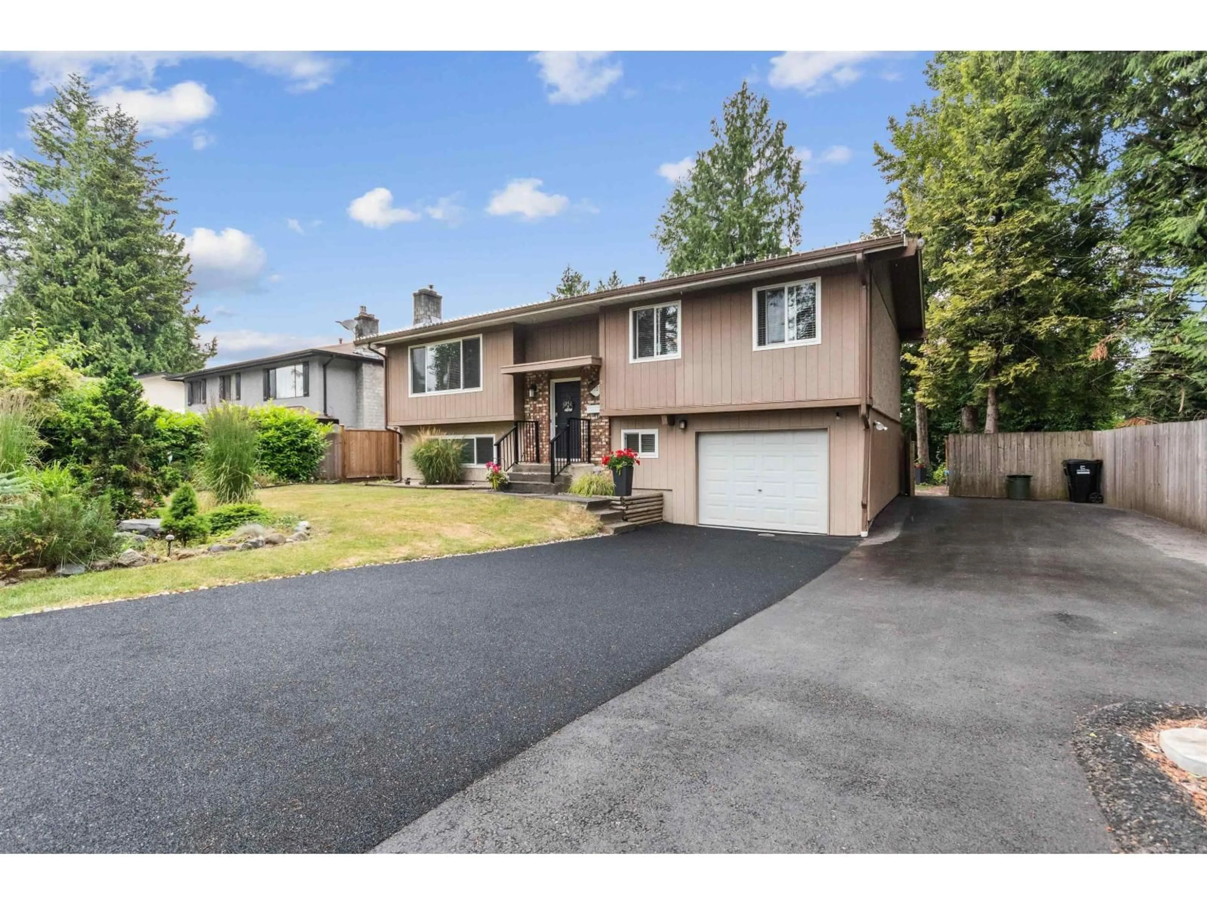 Home with vinyl exterior material, street for 20327 44 AVENUE, Langley British Columbia V3A6P6