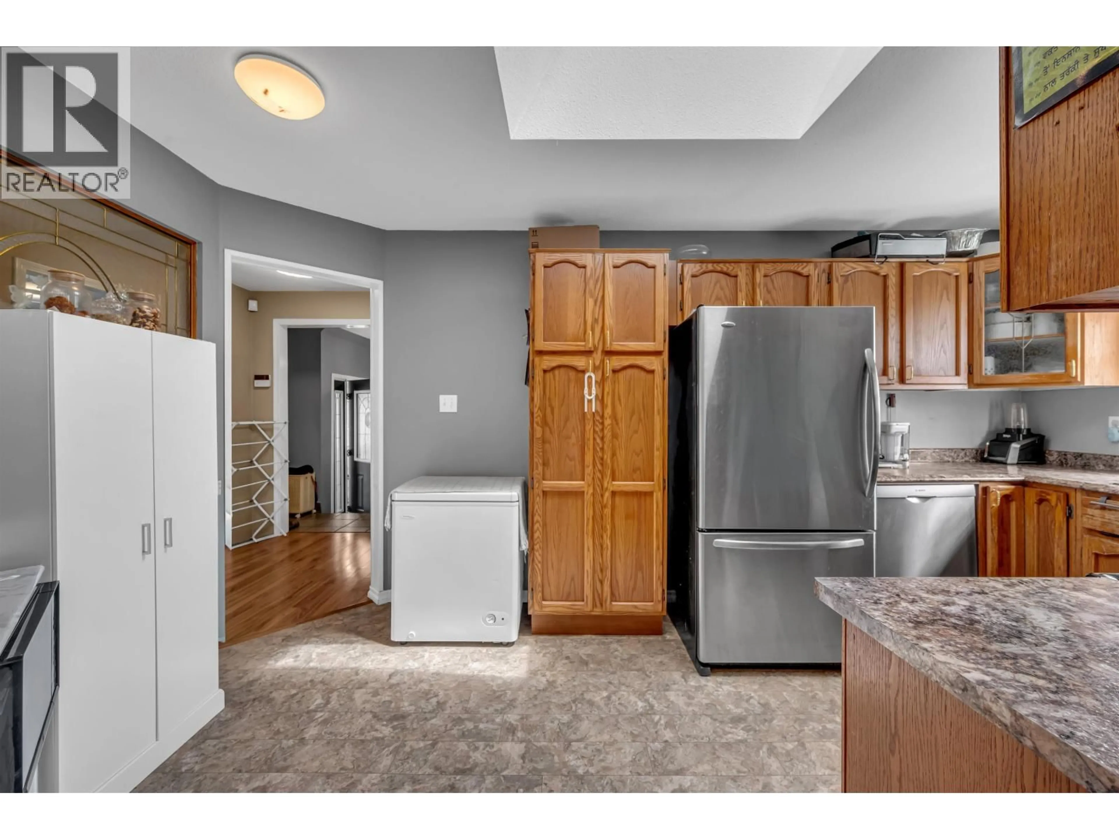 Open concept kitchen, unknown for 20692 RIVER ROAD, Maple Ridge British Columbia V2X0P3