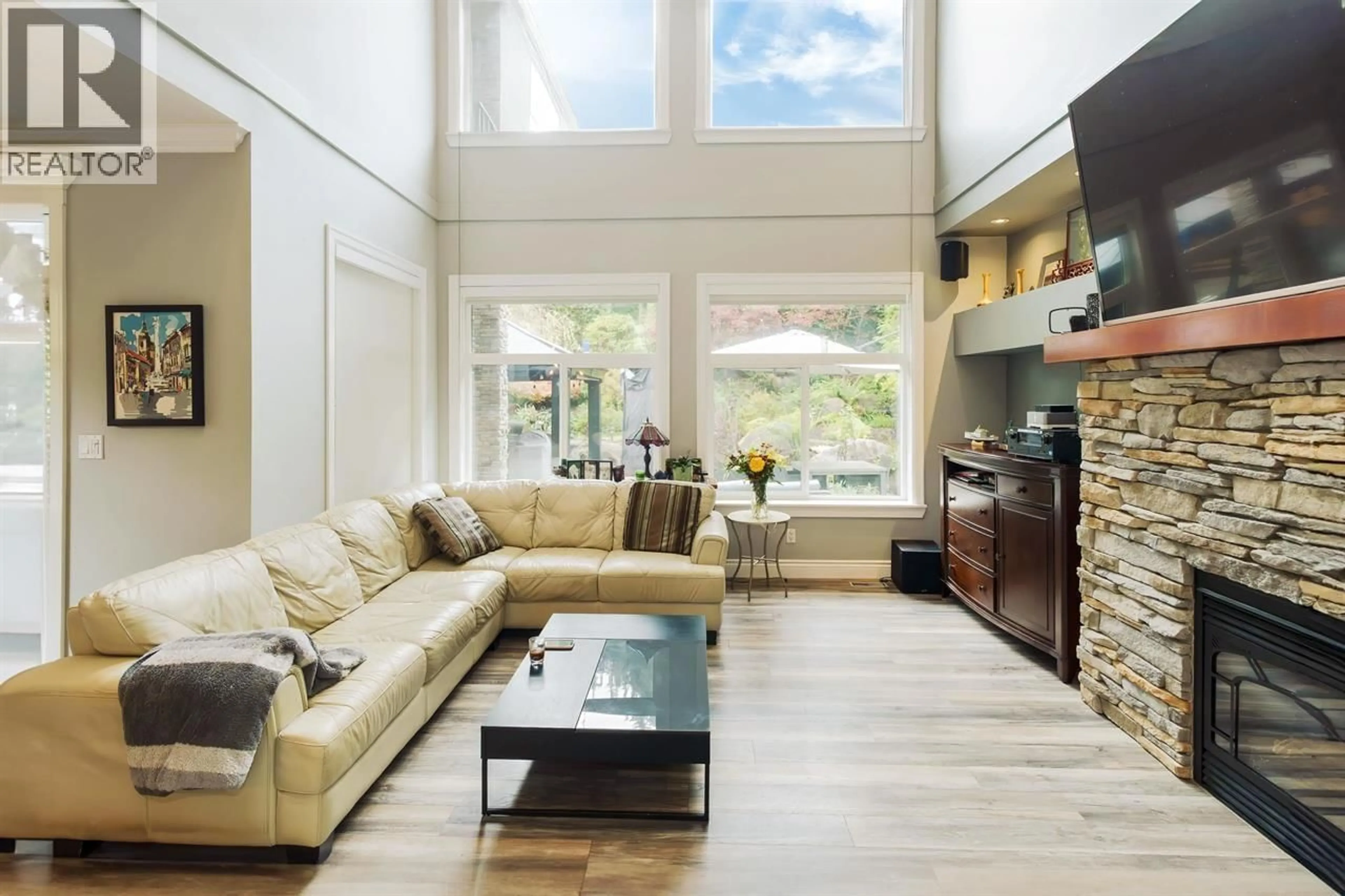 Living room with furniture, unknown for 2915 FERN DRIVE, Port Moody British Columbia V3H4W9