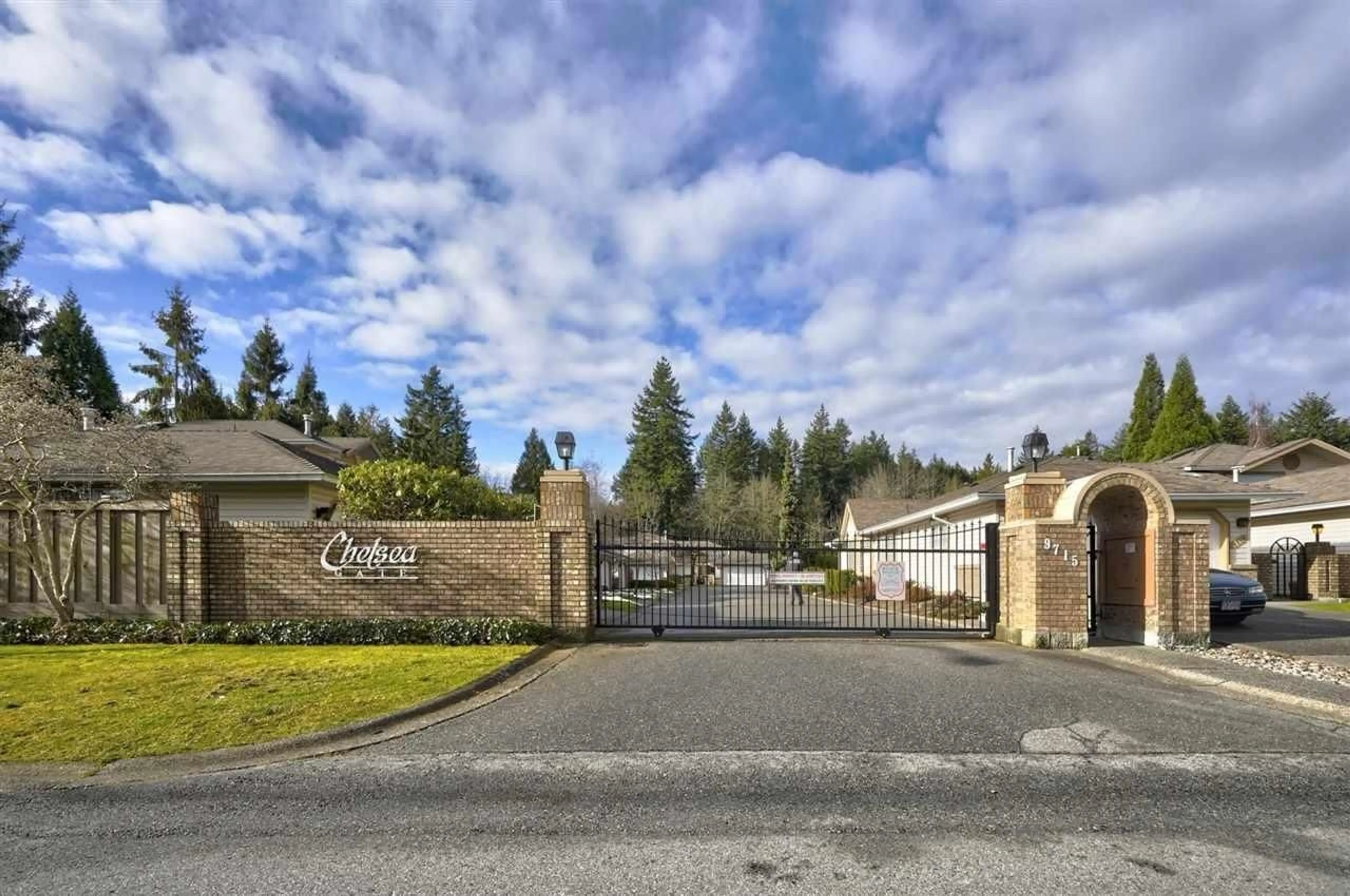 Unknown for 108 - 9715 148A STREET, Surrey British Columbia V3R9N8